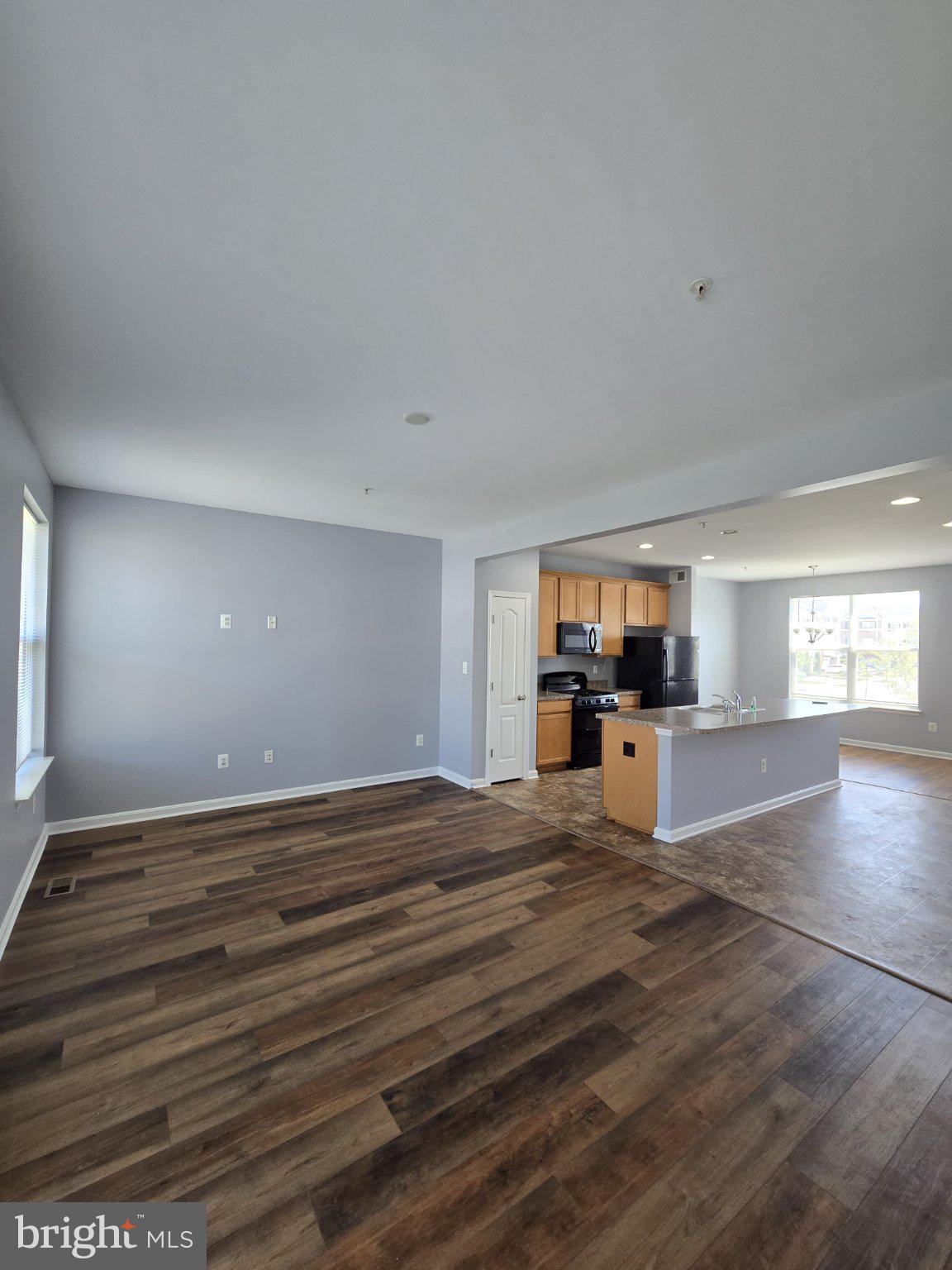 ADMIRALS LANDING - Residential