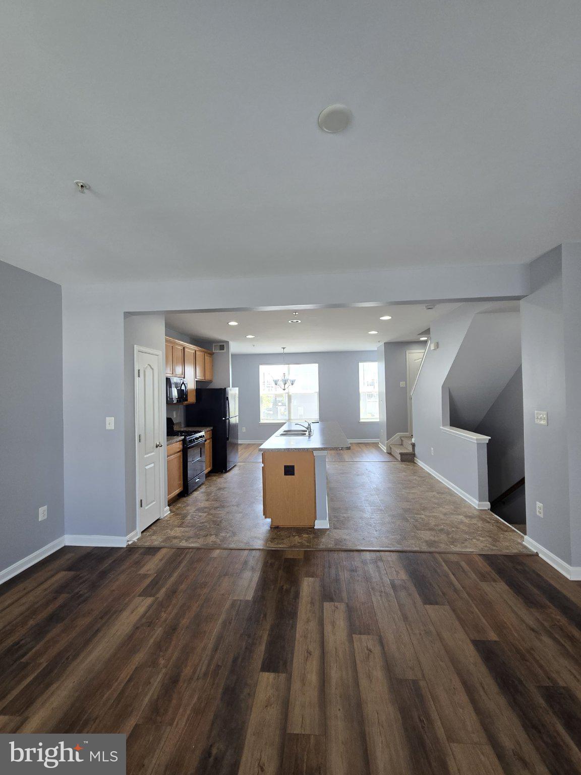 ADMIRALS LANDING - Residential