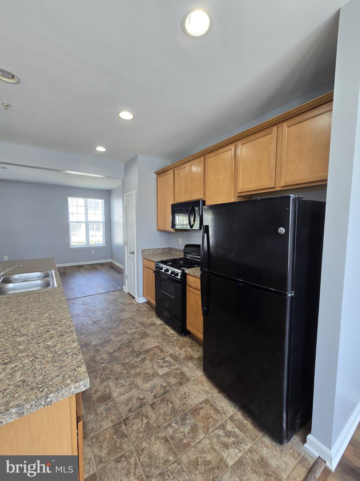 ADMIRALS LANDING - Residential