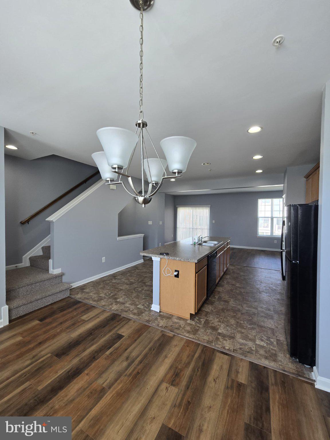 ADMIRALS LANDING - Residential