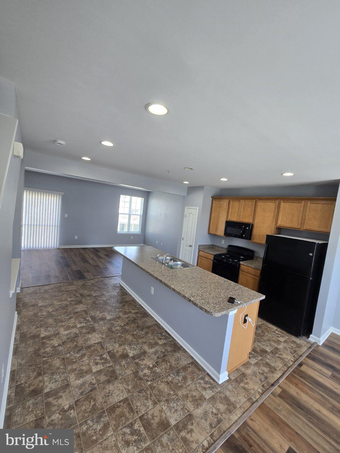 ADMIRALS LANDING - Residential