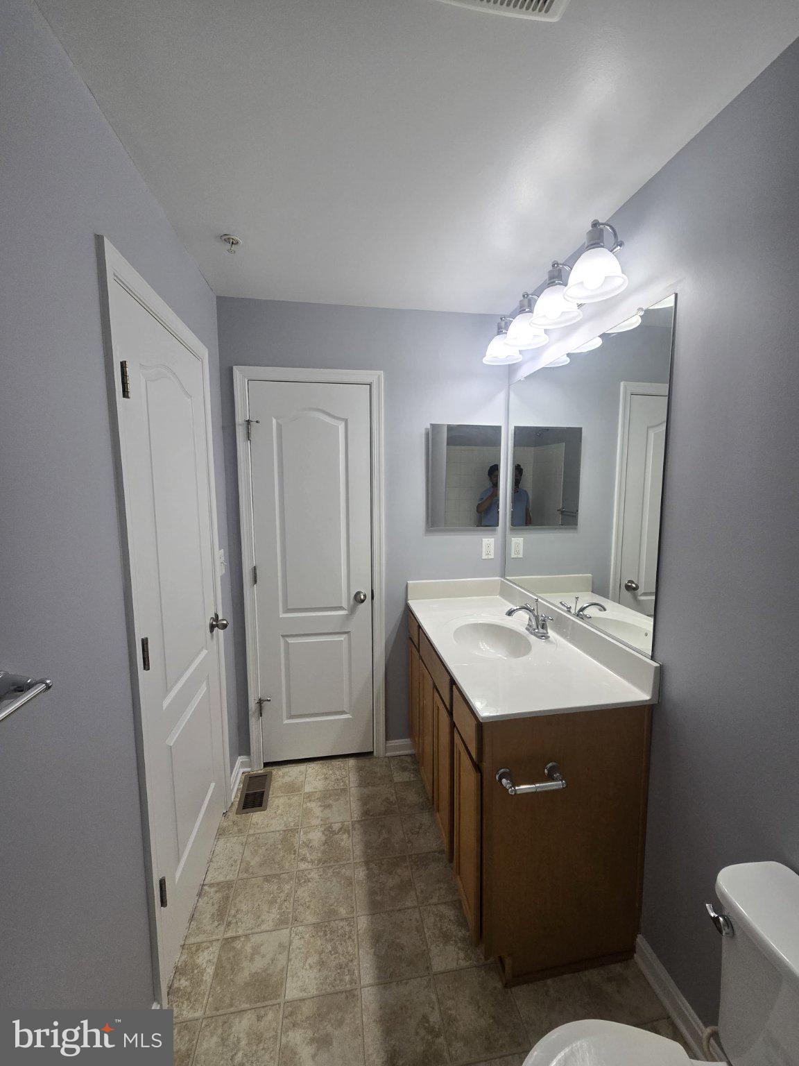 ADMIRALS LANDING - Residential