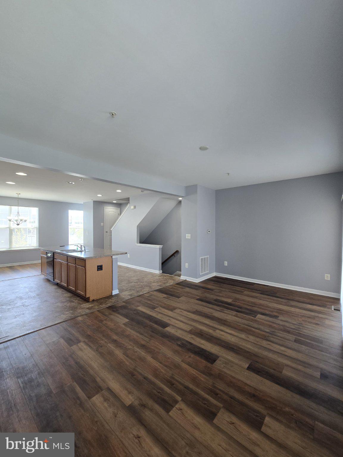 ADMIRALS LANDING - Residential