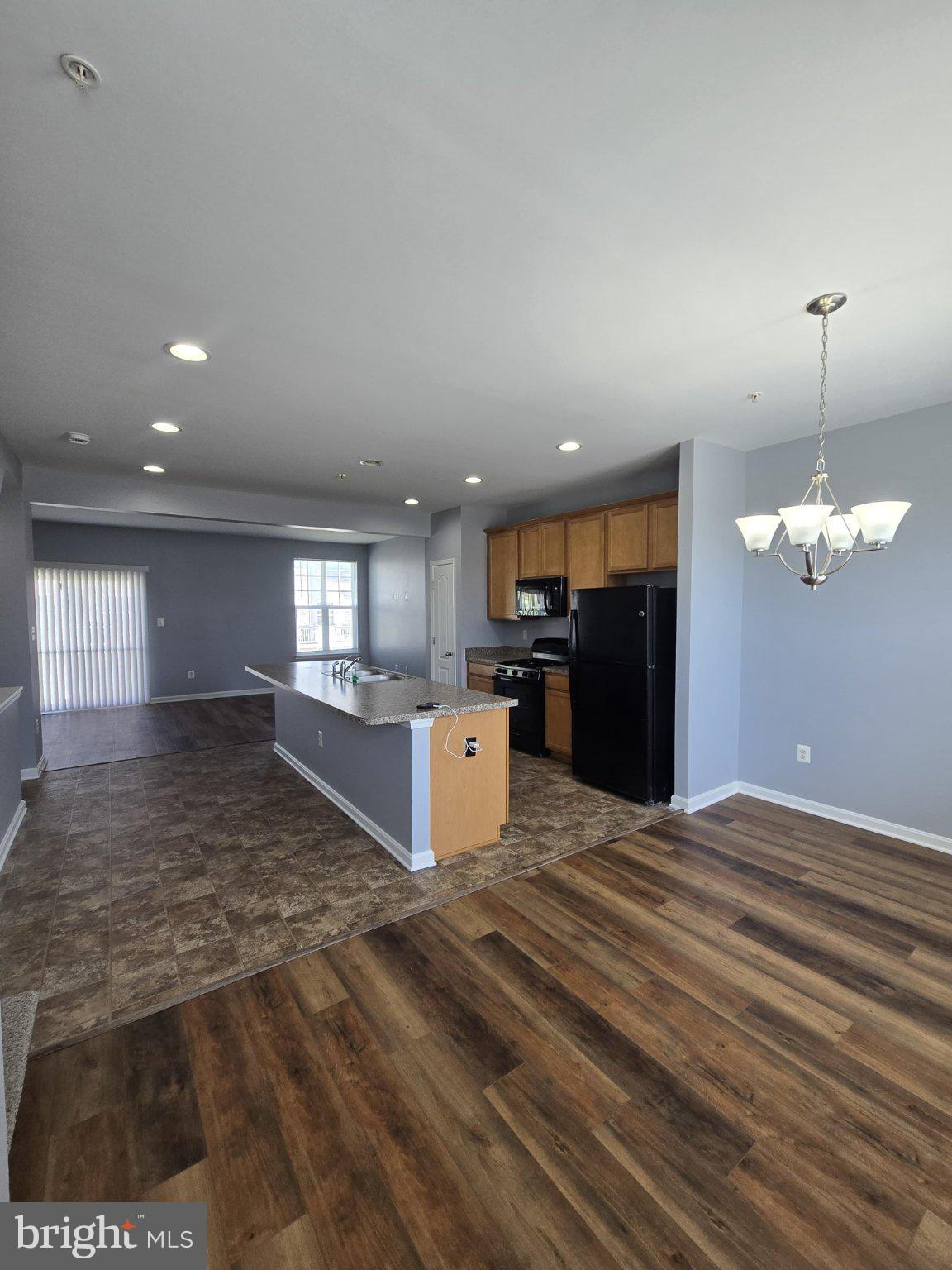 ADMIRALS LANDING - Residential