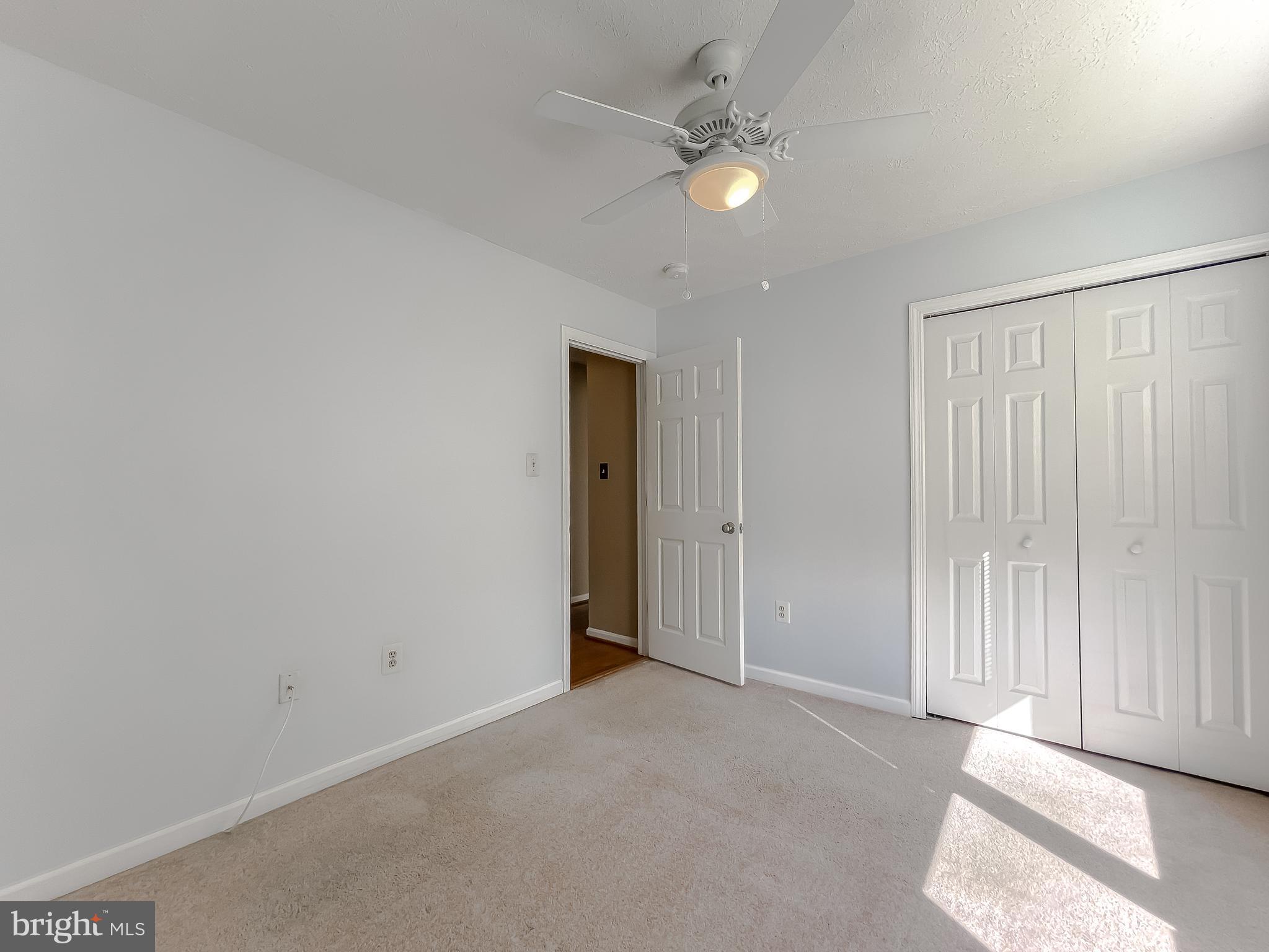 COUNTRY PINES - Residential
