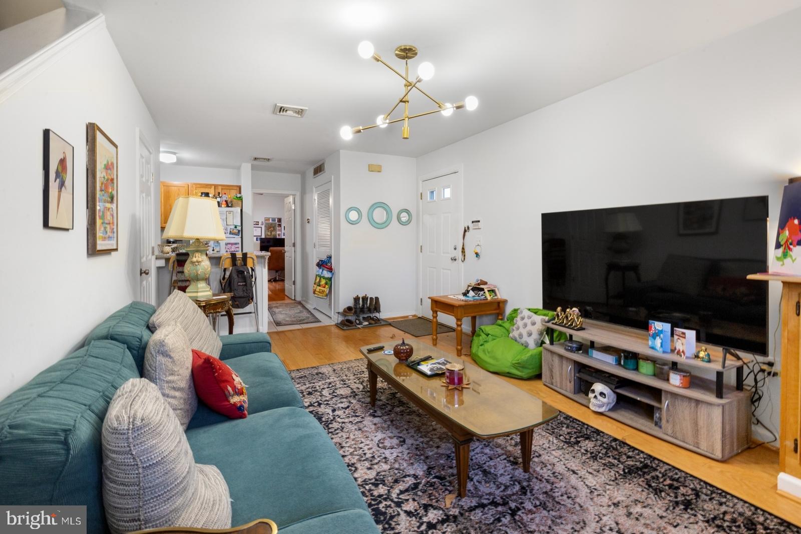 FAIRMOUNT - Residential Lease
