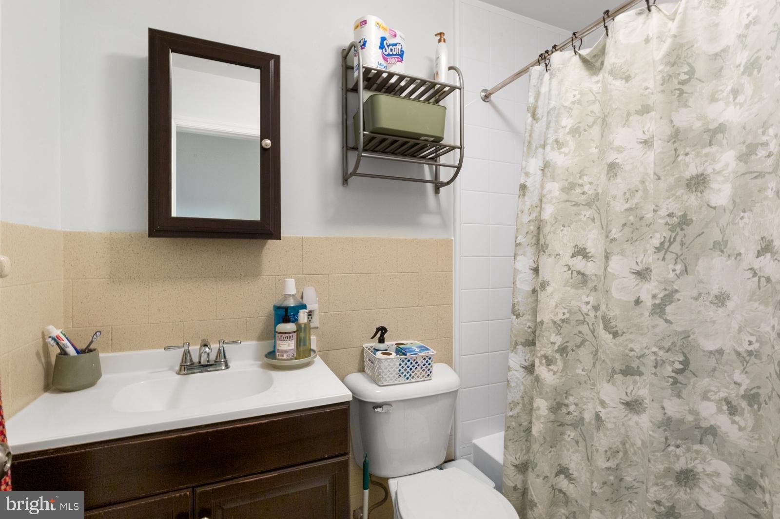 FAIRMOUNT - Residential Lease