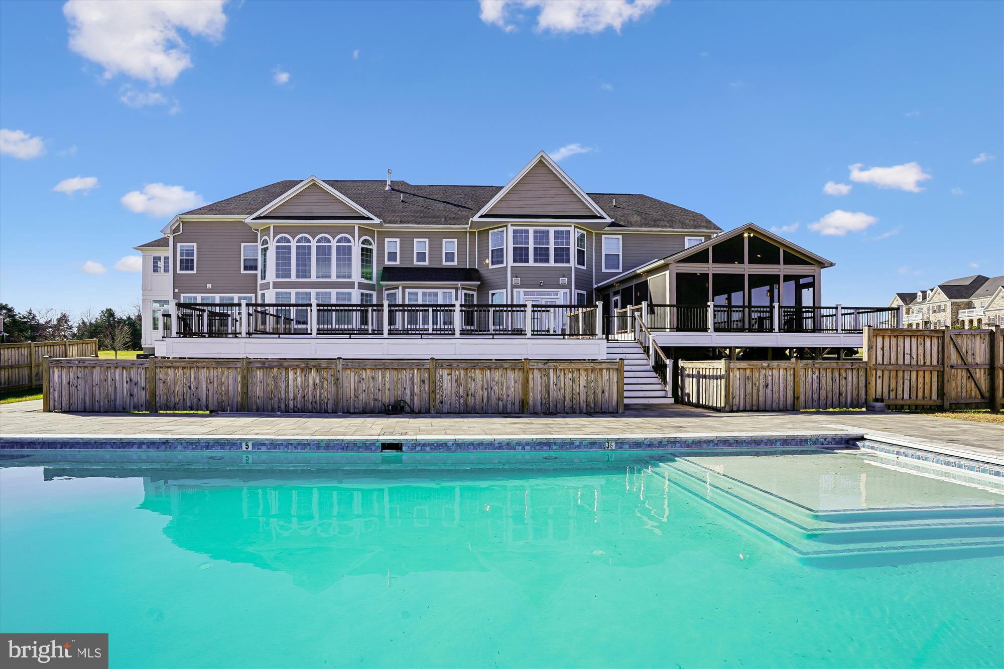 HUNTERS POND - Residential