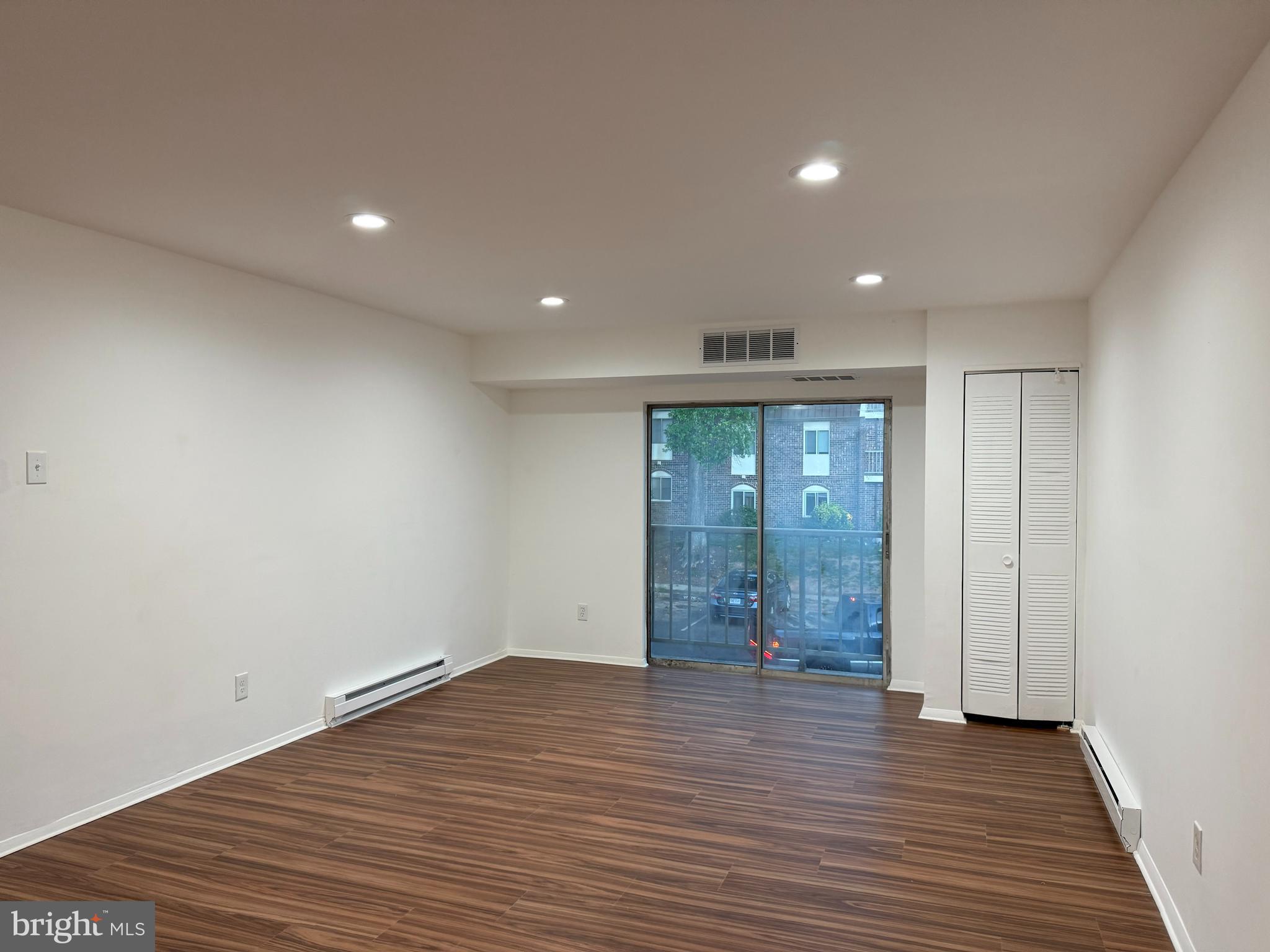 PEMBROOK OF LOUDOUN - Residential