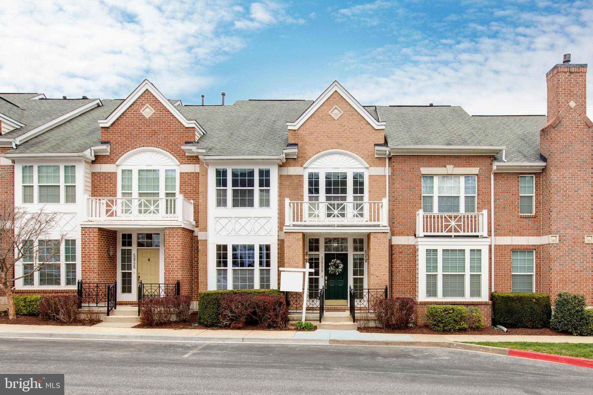 Welcome to 5908 Fleets of Time Ct! Beautifully maintained and updated townhome in popular Fieldstone/River hill Community. Open floor plan throughout the main level with gleaming hardwoods  on main and upper levels and plenty of natural lights. Hickory wood floors, updated kitchen, lots of additional recessed lighting, sun-filled master bedroom suite with tray ceiling, sitting room and lavish bath, large finished lower level with full bathroom ! Get comfortable in the excellent floor plan in a quiet neighborhood featuring easy access to shopping, dining, and entertainment. Don't mention about one of the best school district in Hoco,too!