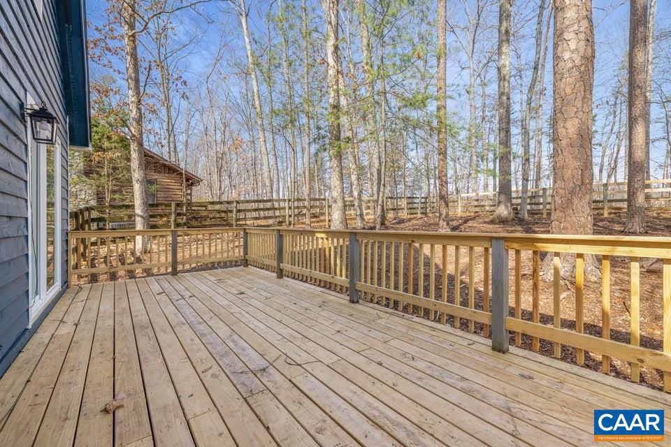 LAKE MONTICELLO - Residential