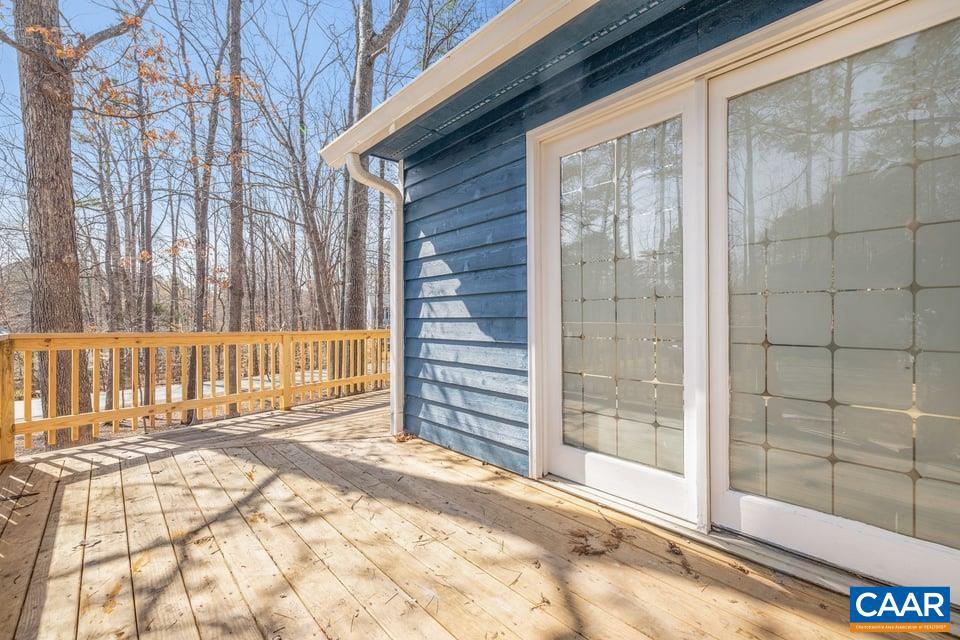 LAKE MONTICELLO - Residential