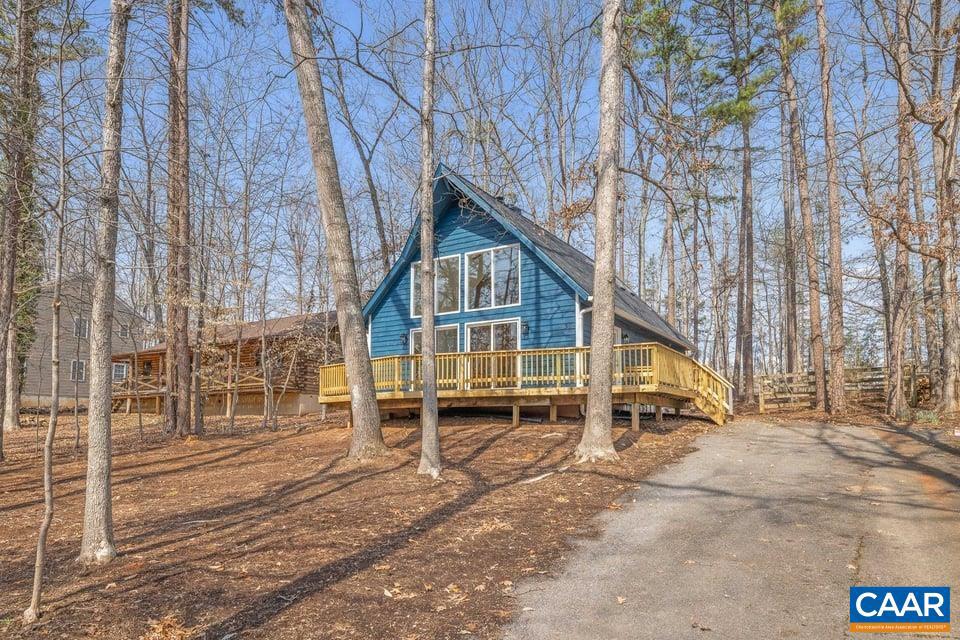LAKE MONTICELLO - Residential