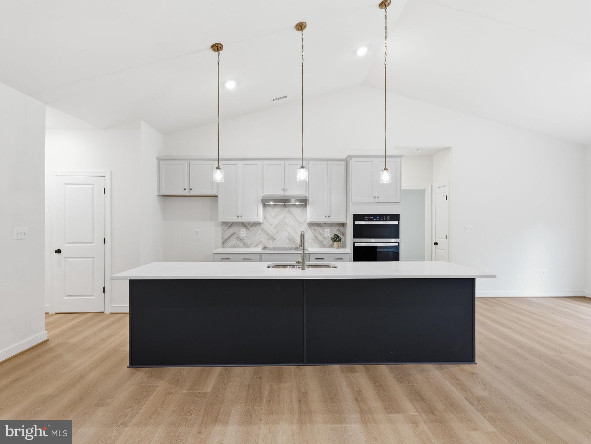 FRESHWATER ESTATES - Residential