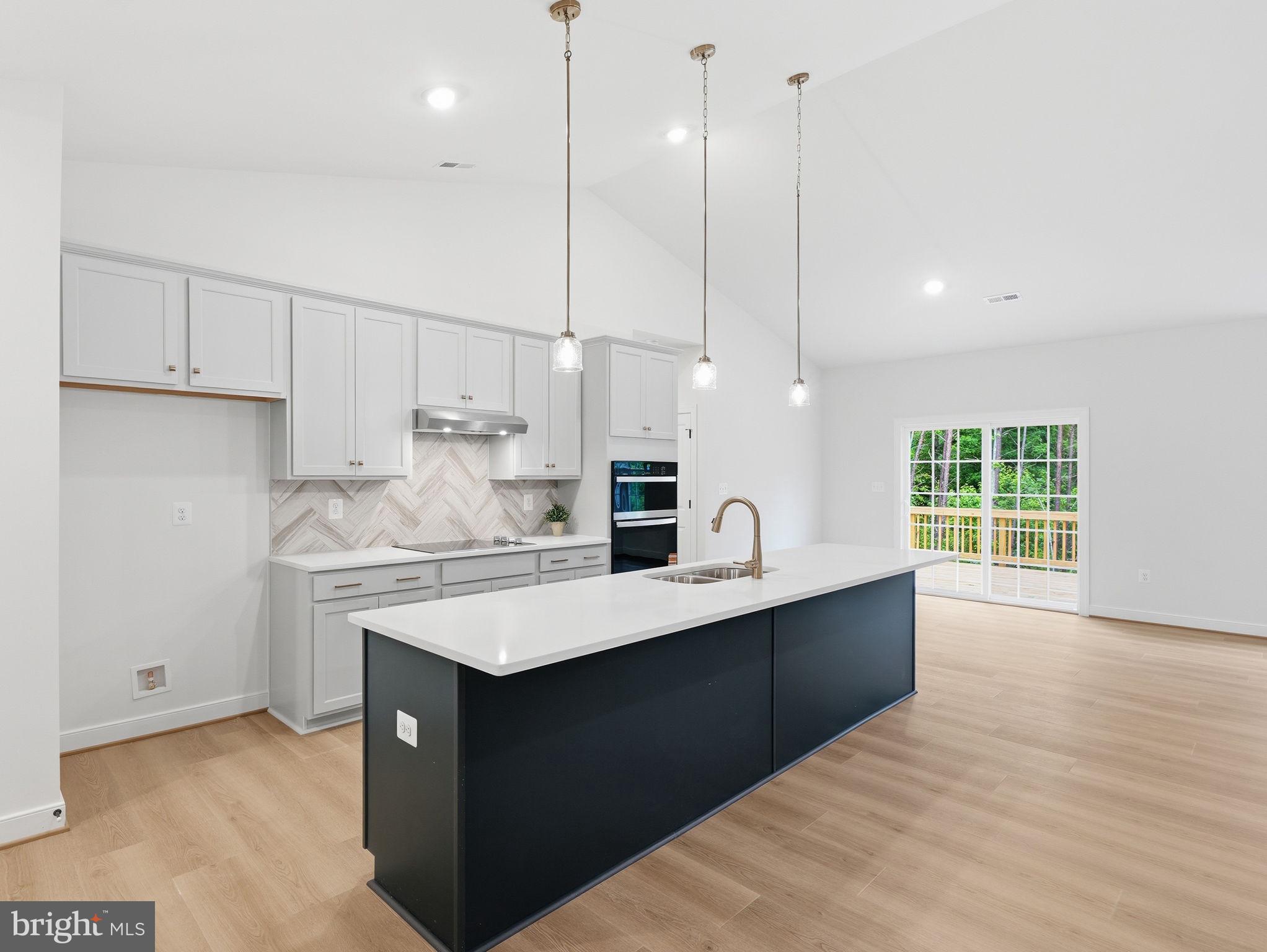 FRESHWATER ESTATES - Residential