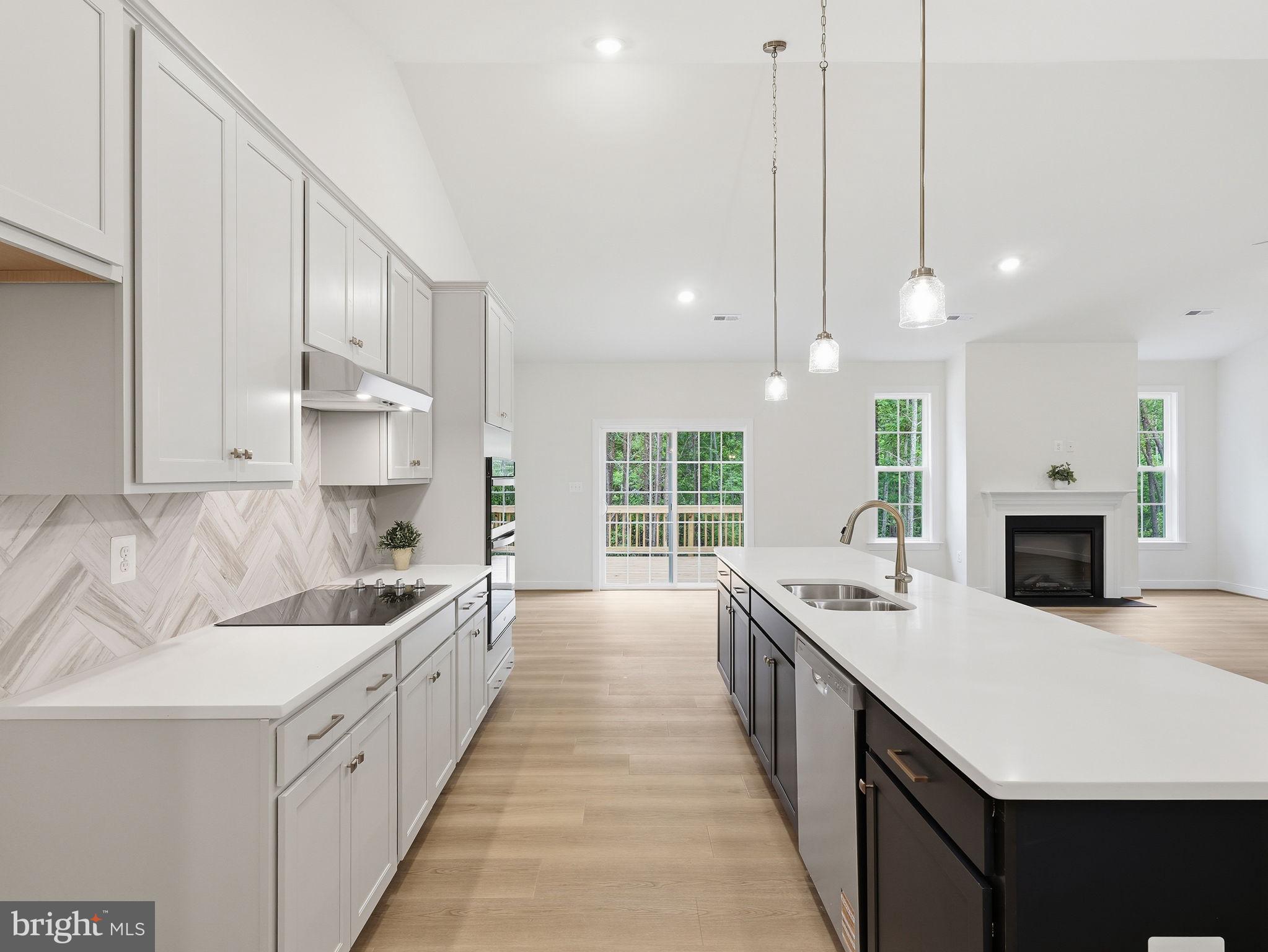 FRESHWATER ESTATES - Residential