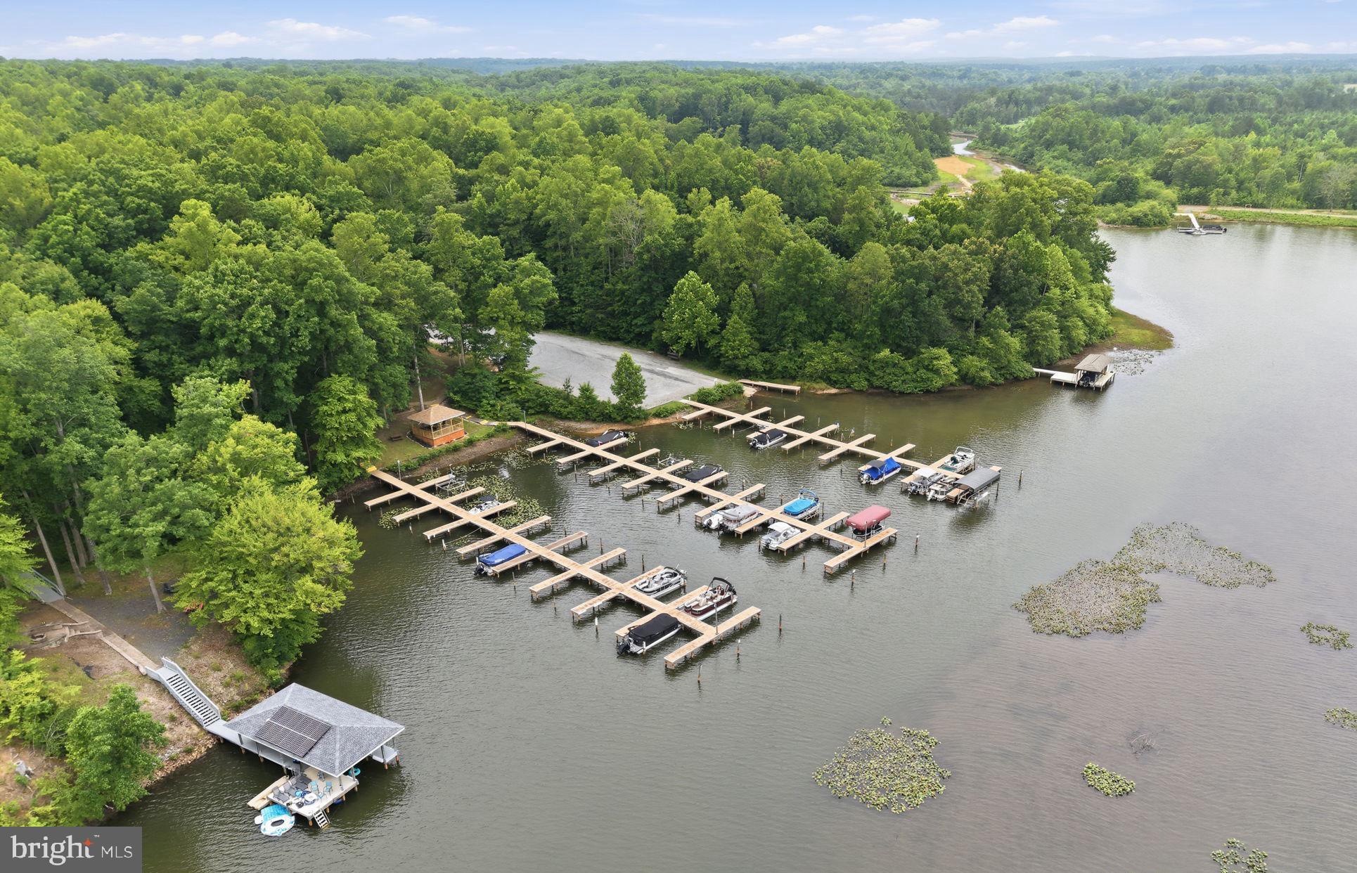 FRESHWATER ESTATES - Residential