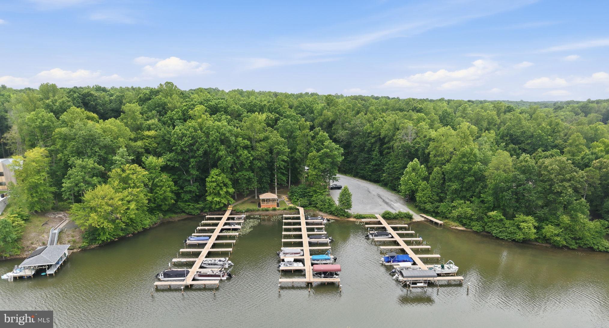 FRESHWATER ESTATES - Residential