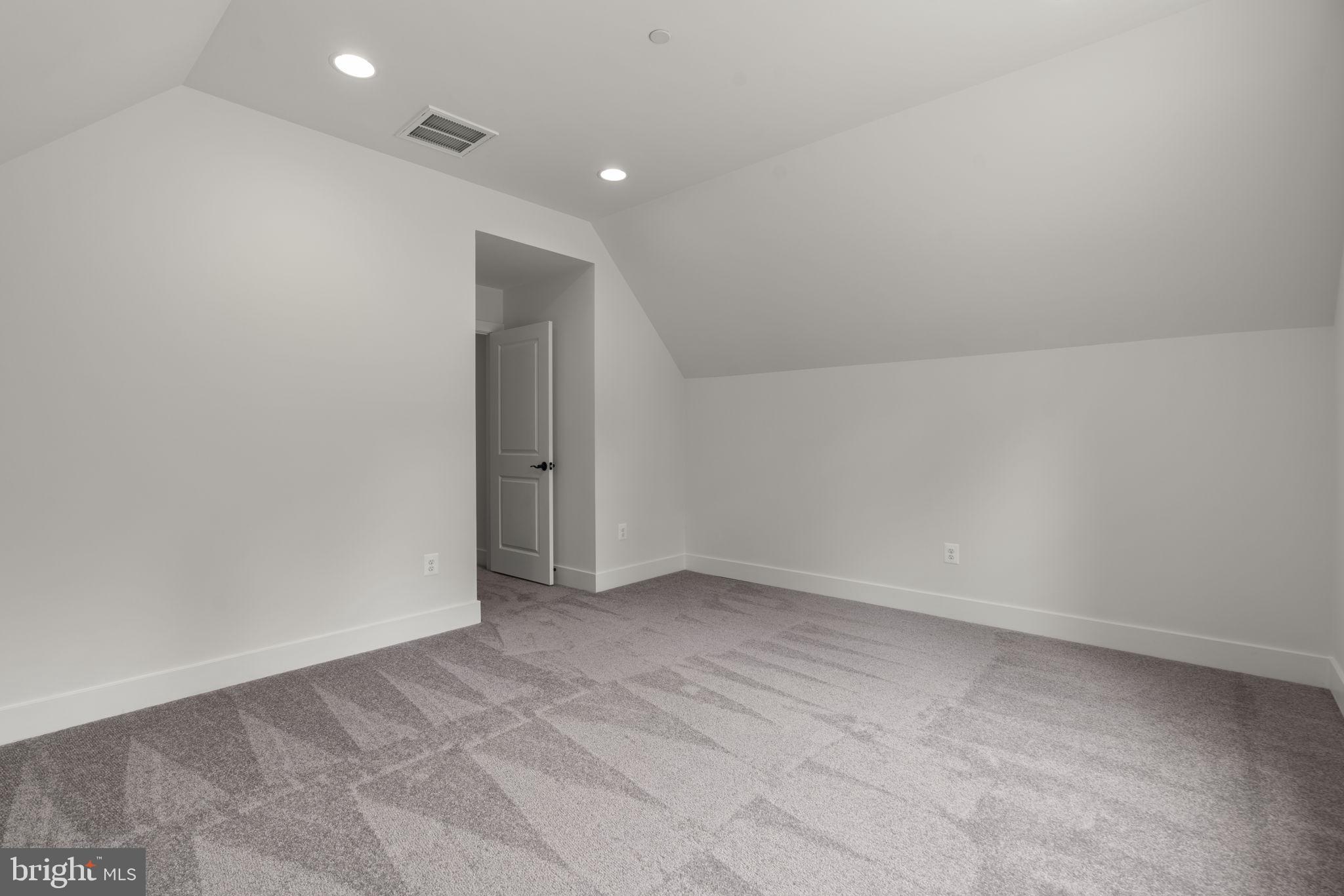 NOB HILL - Residential