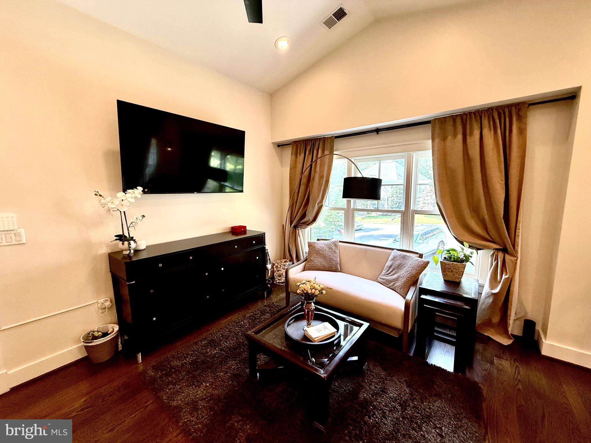 STONELEIGH - Residential