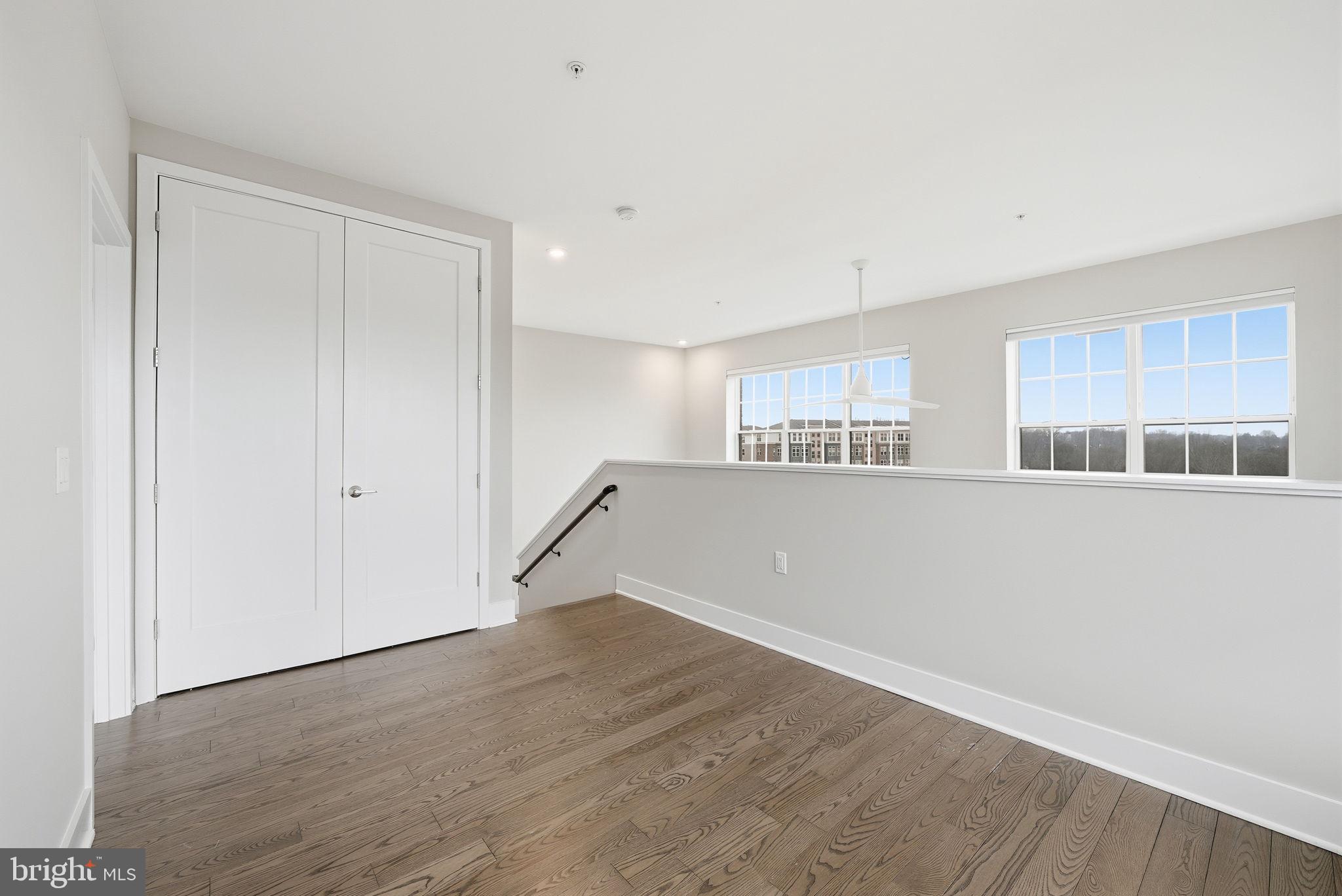 CROWN FARM - Residential