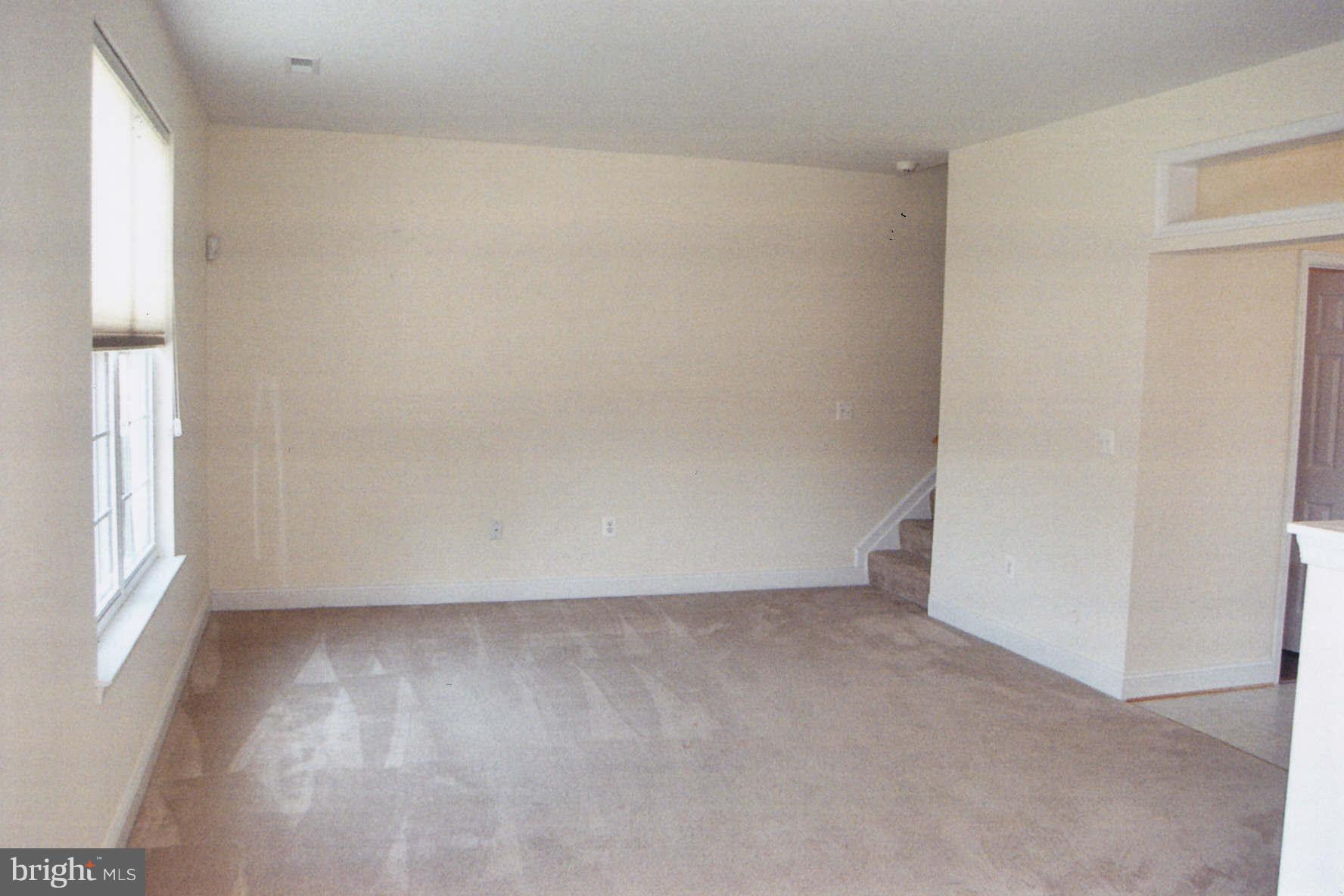 WESTBURY - Residential Lease