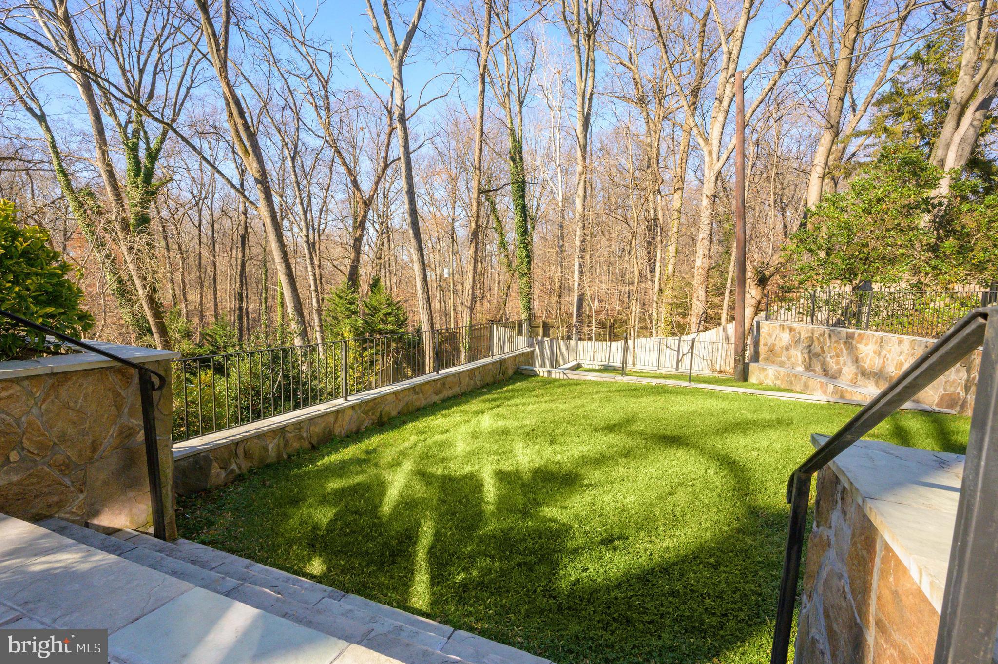 SPRING VALLEY - Residential