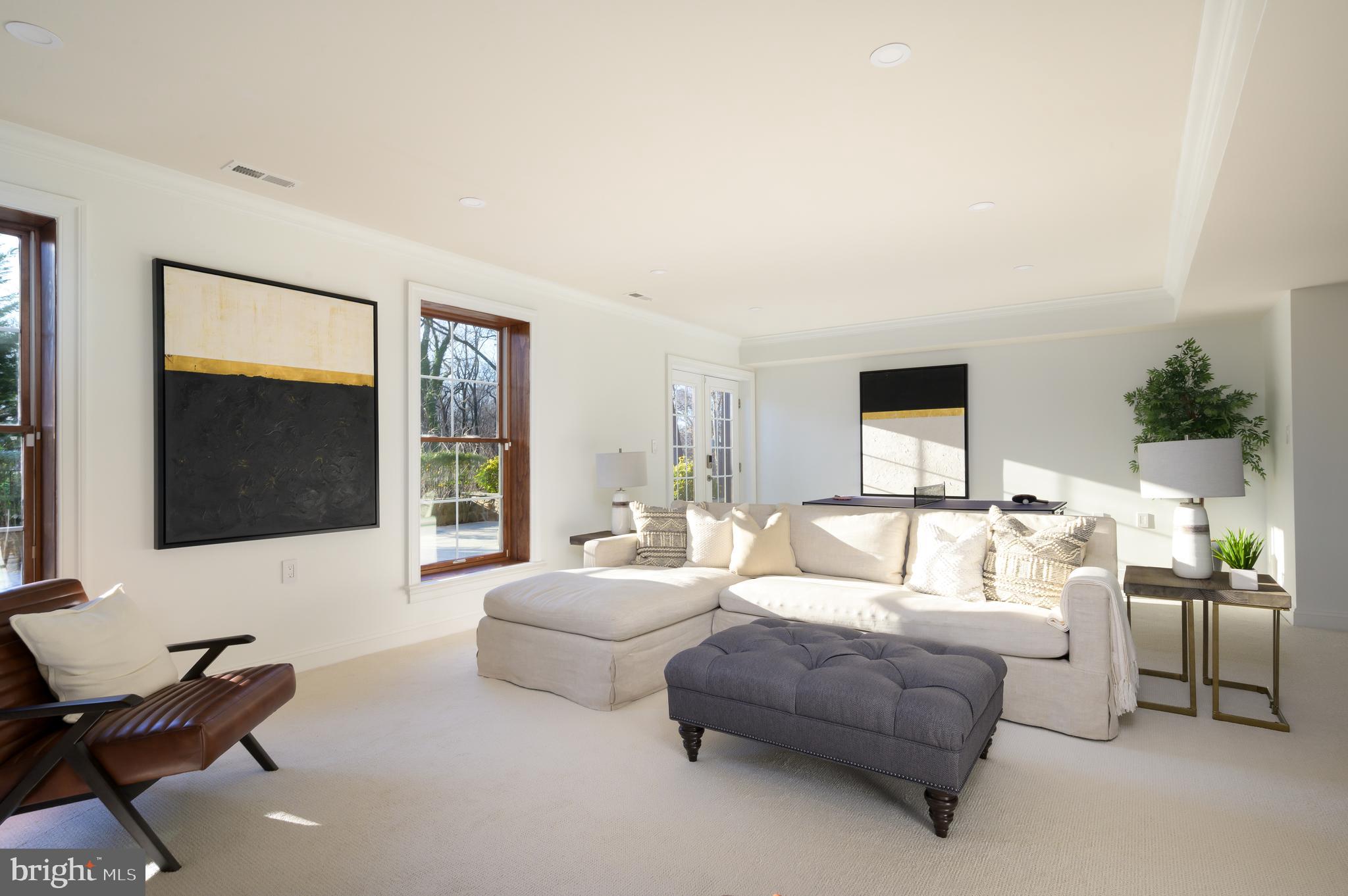 SPRING VALLEY - Residential