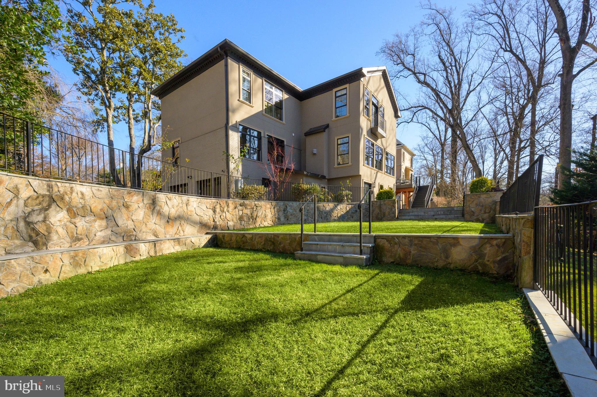SPRING VALLEY - Residential