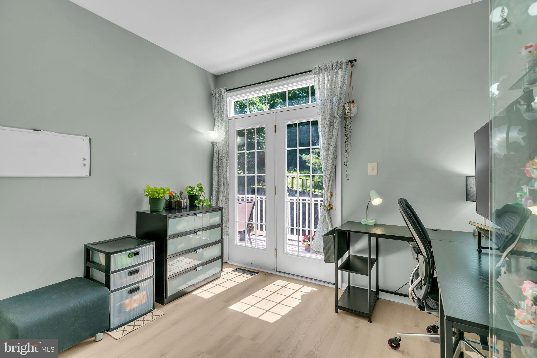 THE TOWNES CONDOMINIUM - Residential