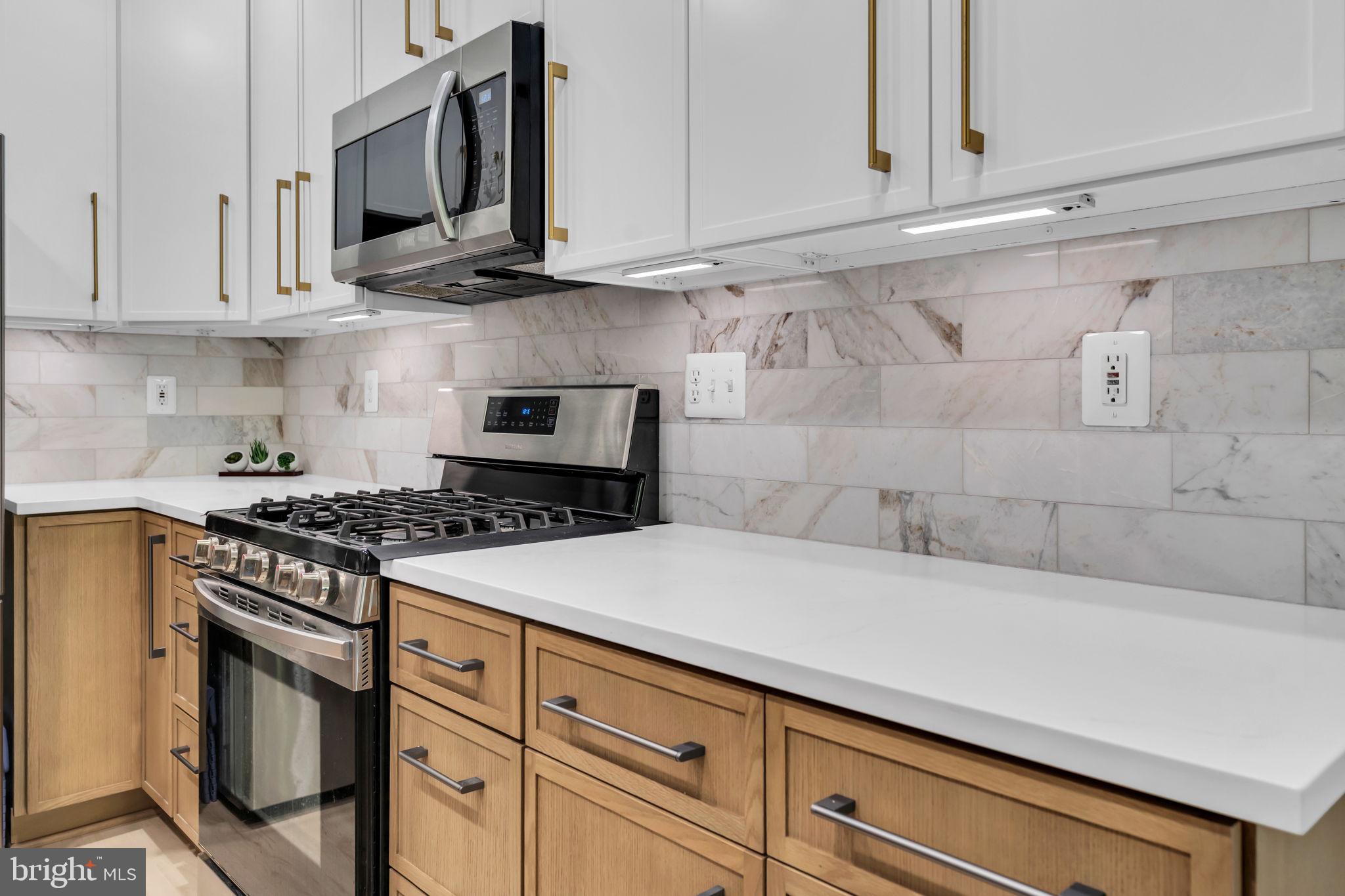 THE TOWNES CONDOMINIUM - Residential