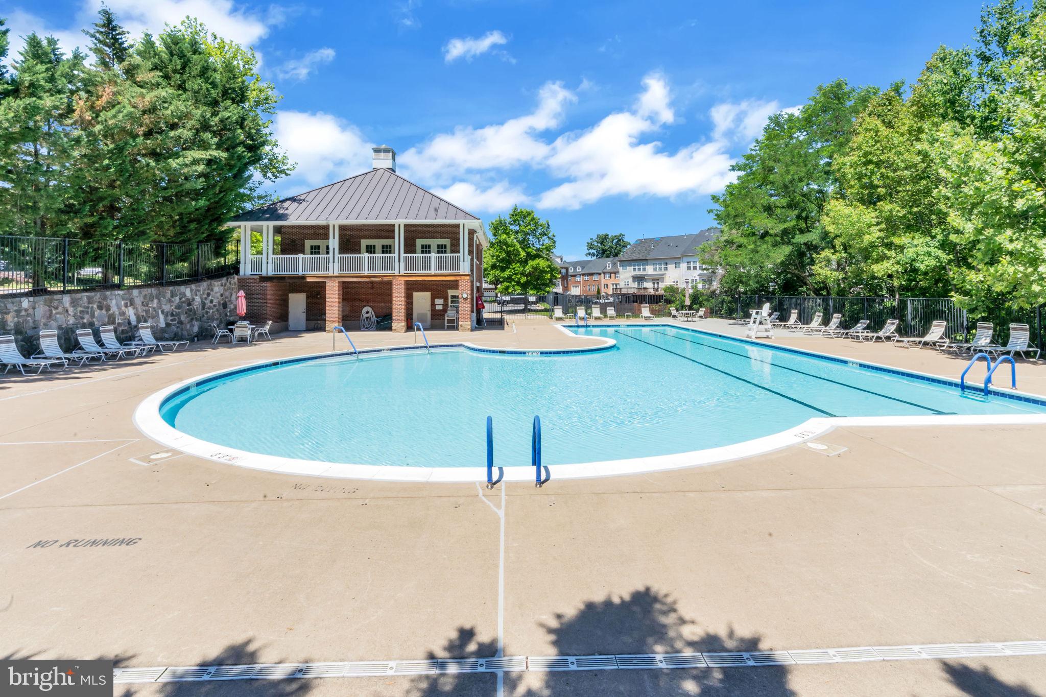 THE TOWNES CONDOMINIUM - Residential