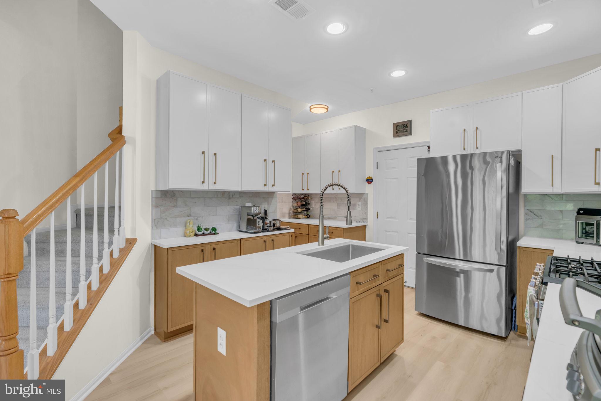 THE TOWNES CONDOMINIUM - Residential