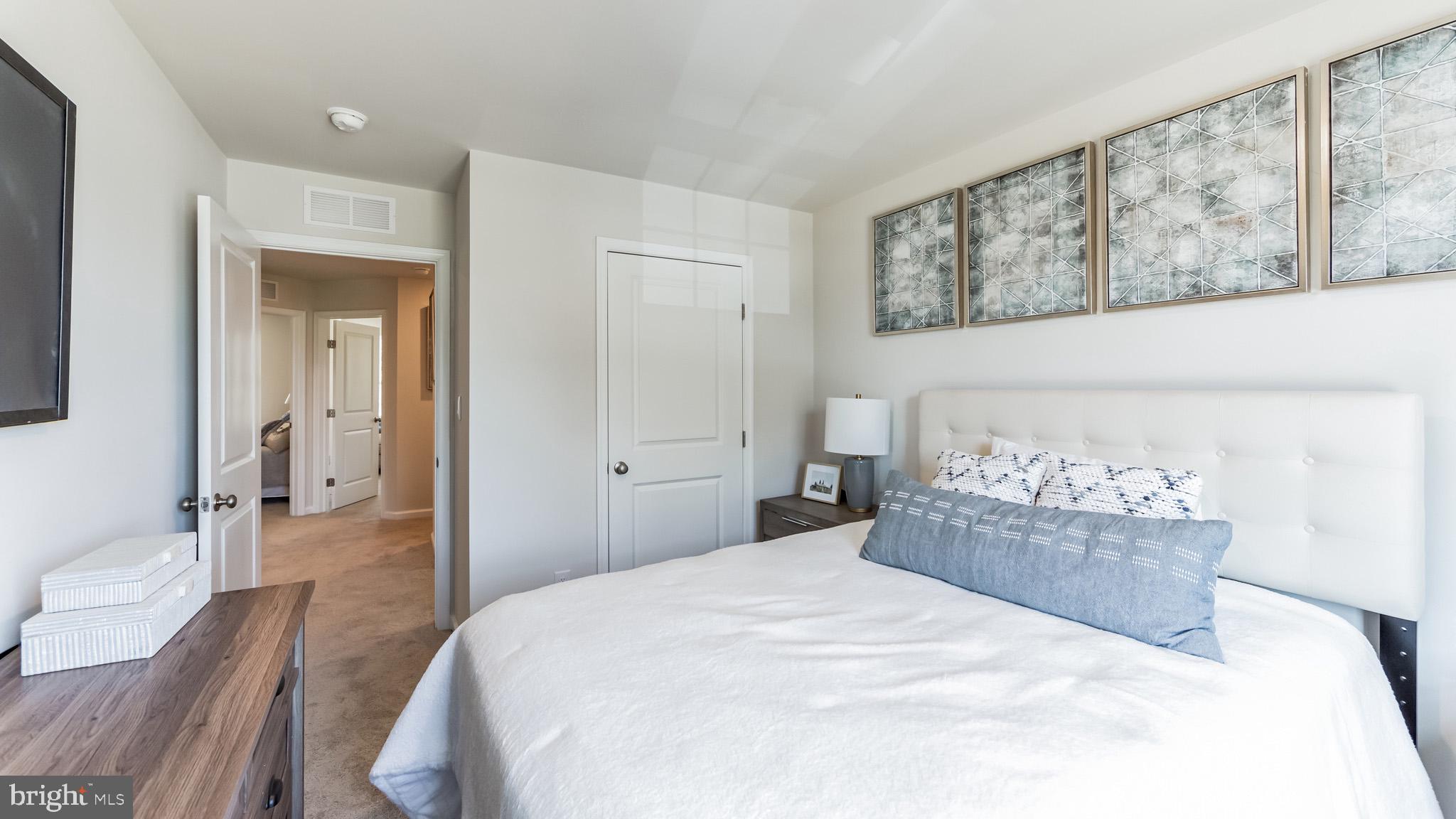 STRAWBERRY FIELDS - Residential