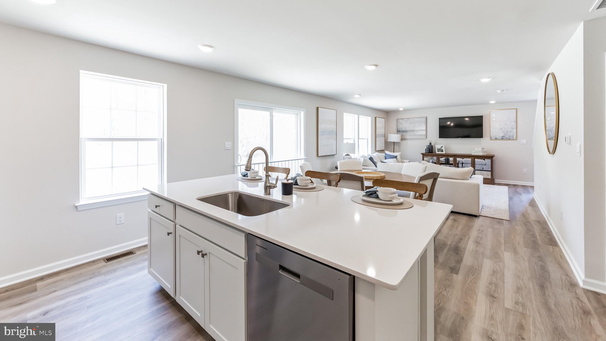 STRAWBERRY FIELDS - Residential