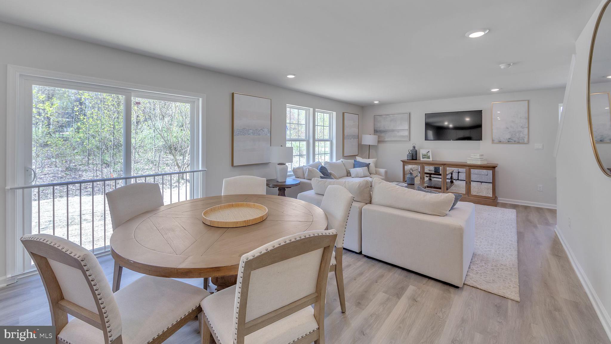 STRAWBERRY FIELDS - Residential