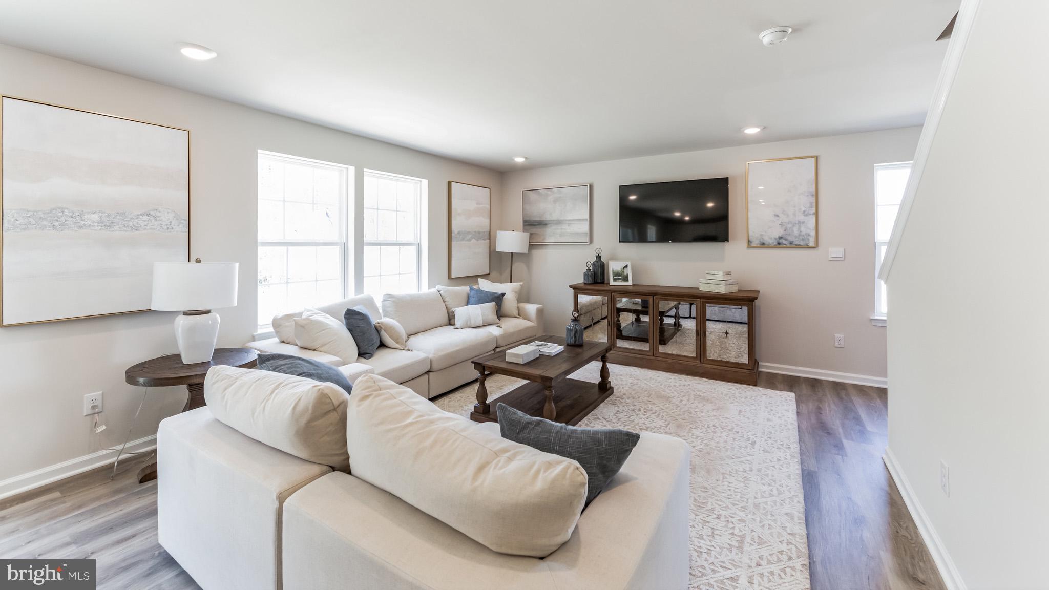 STRAWBERRY FIELDS - Residential