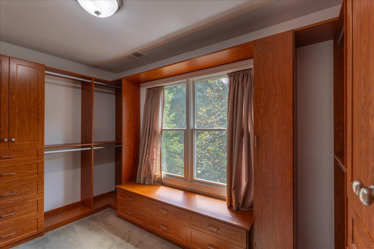 PRIVATE COLONY - Residential
