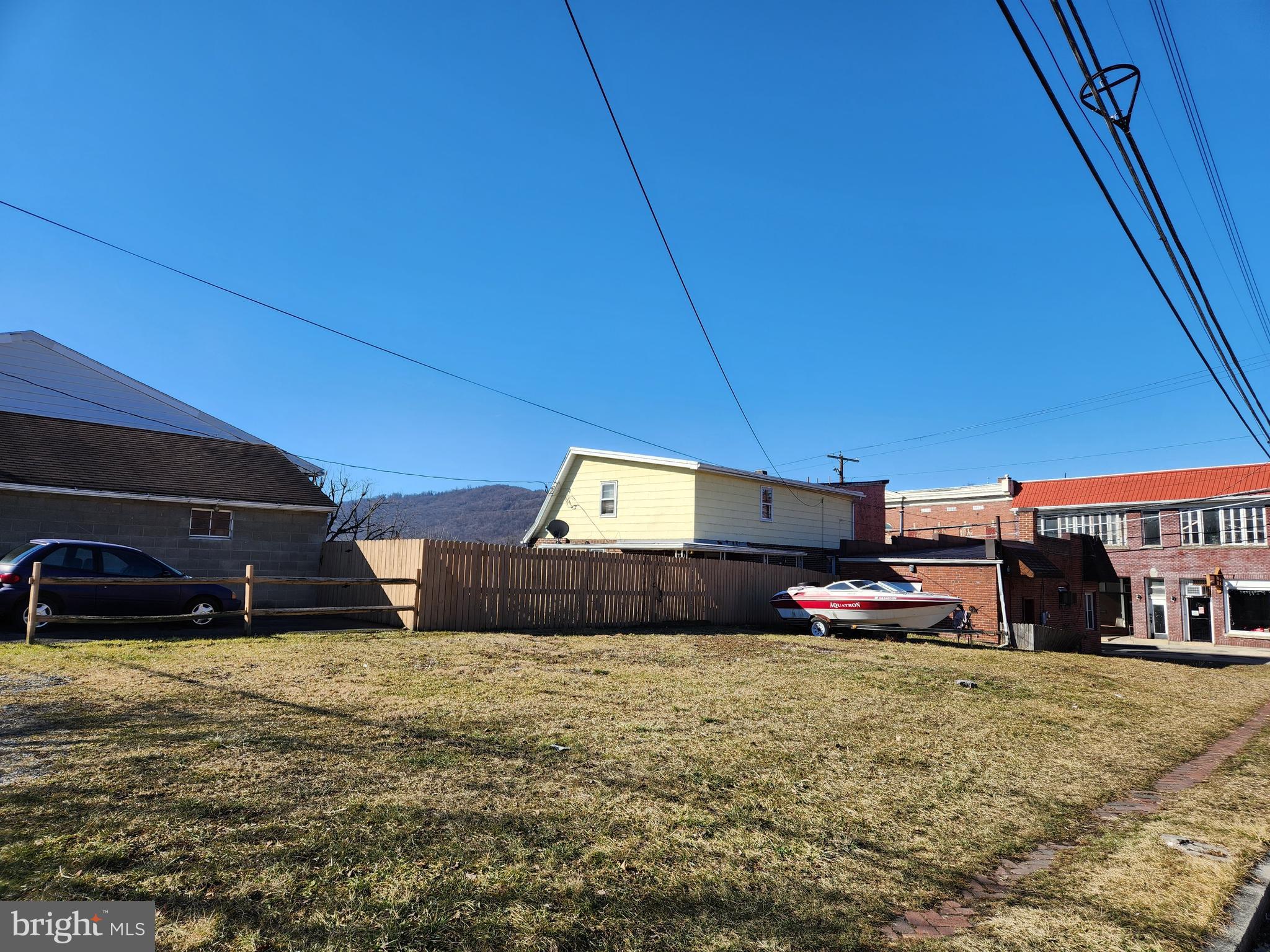 Corner lot currently leased for $100/mth.