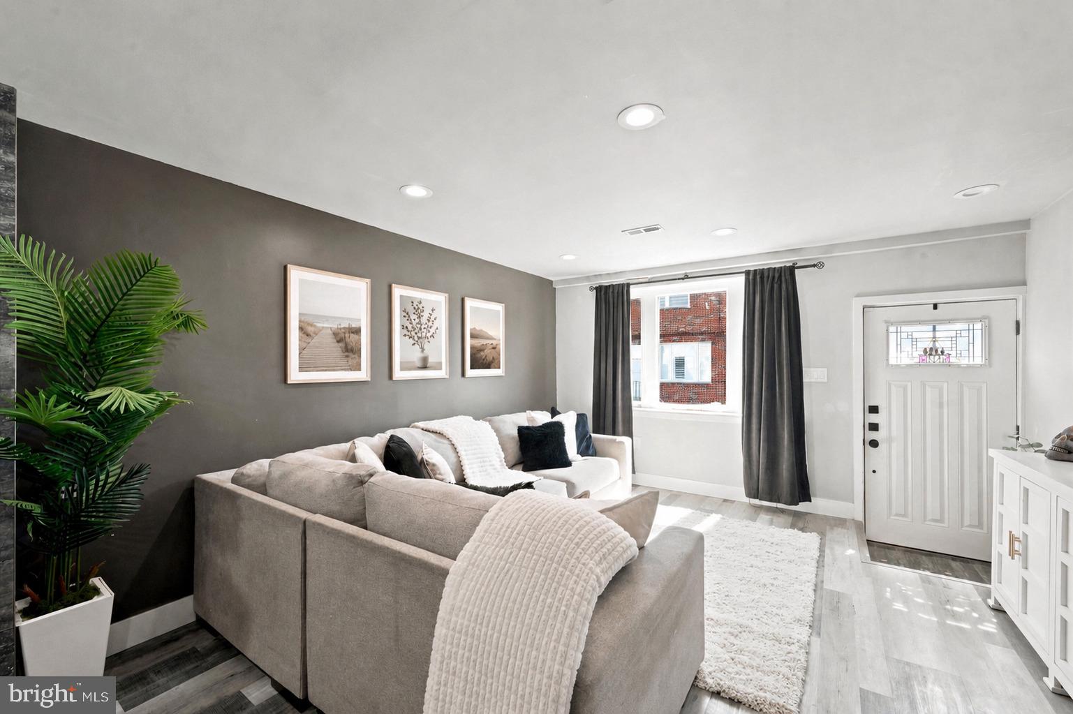 GIRARD ESTATES - Residential