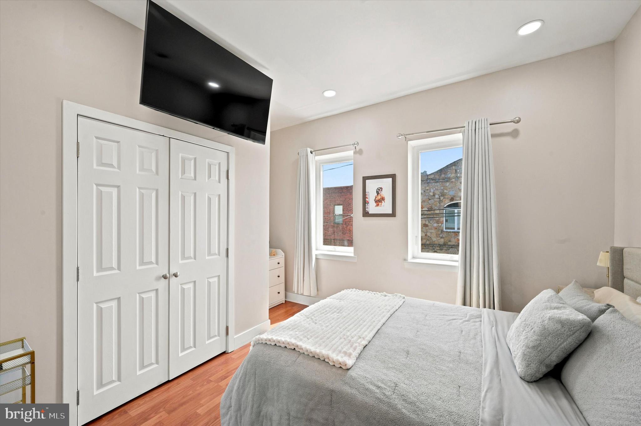 GIRARD ESTATES - Residential