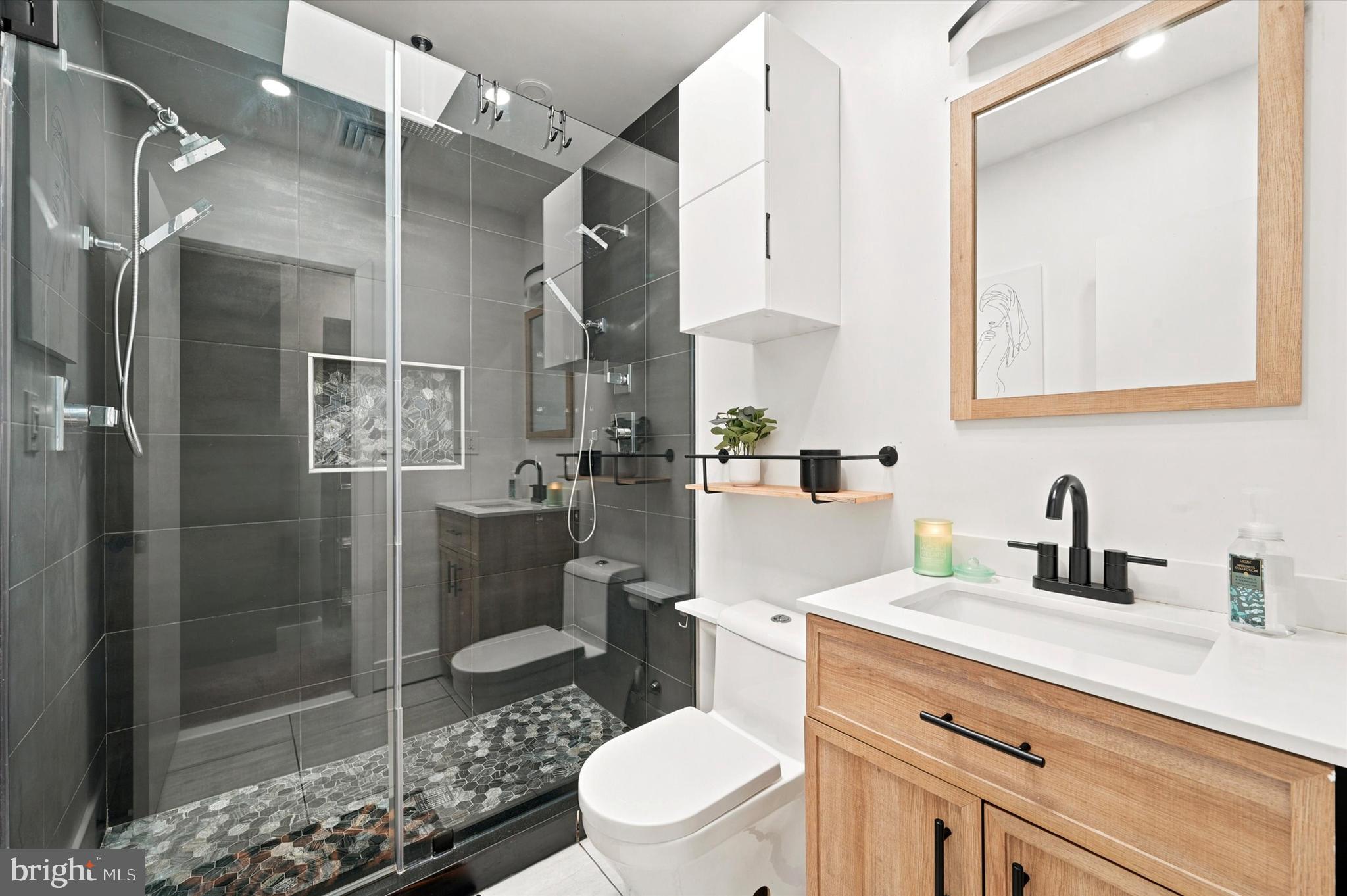 GIRARD ESTATES - Residential