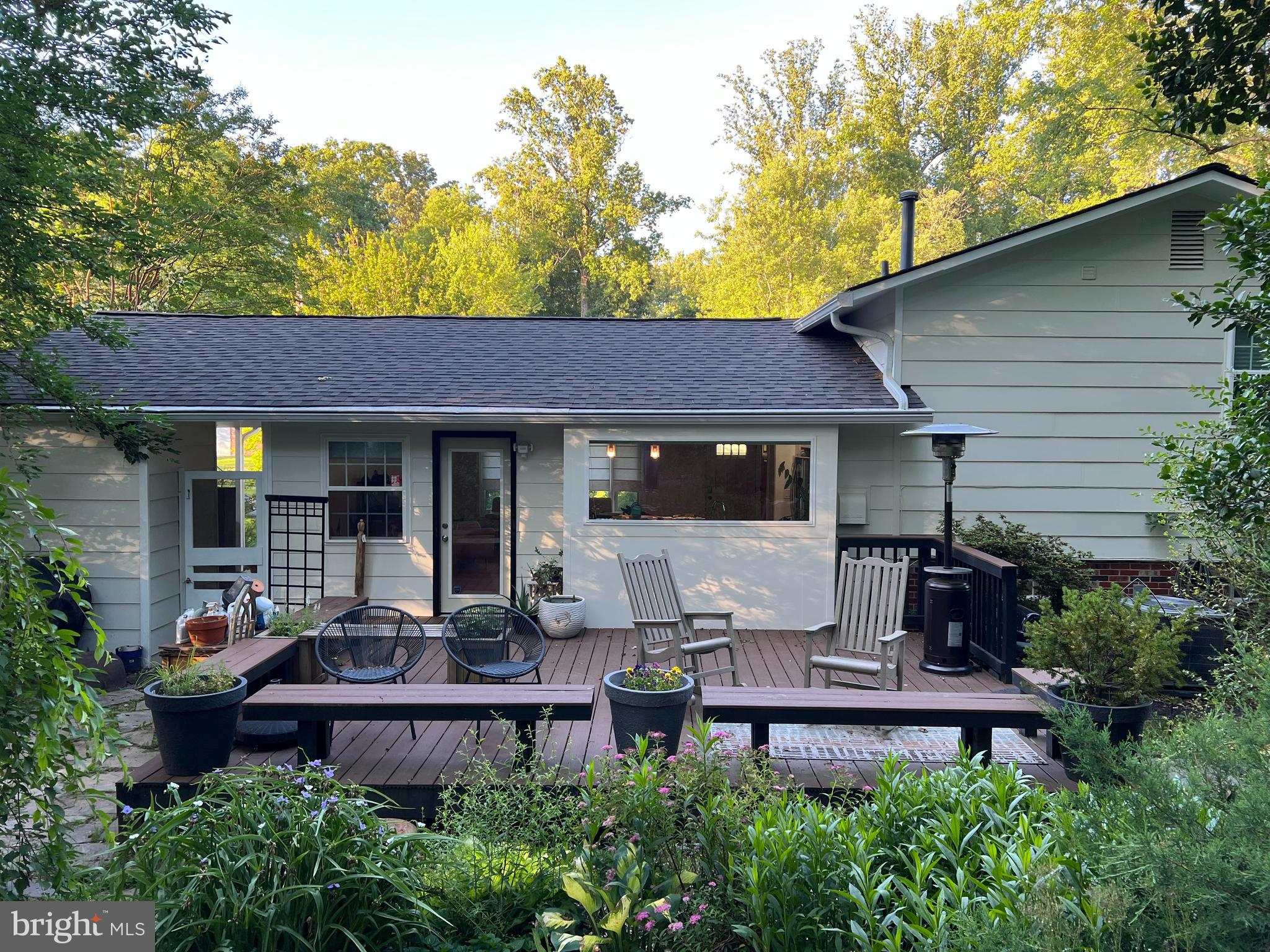 FAIRFAX VILLA - Residential