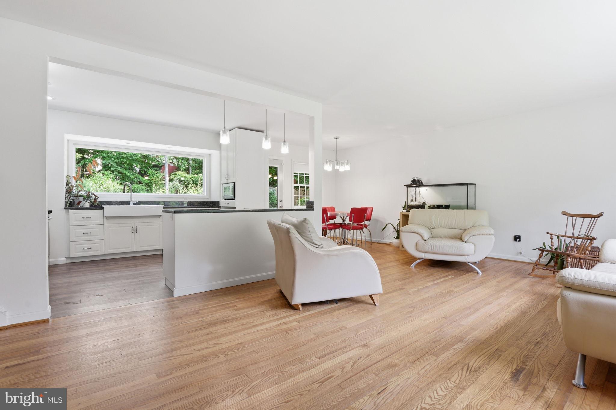 FAIRFAX VILLA - Residential