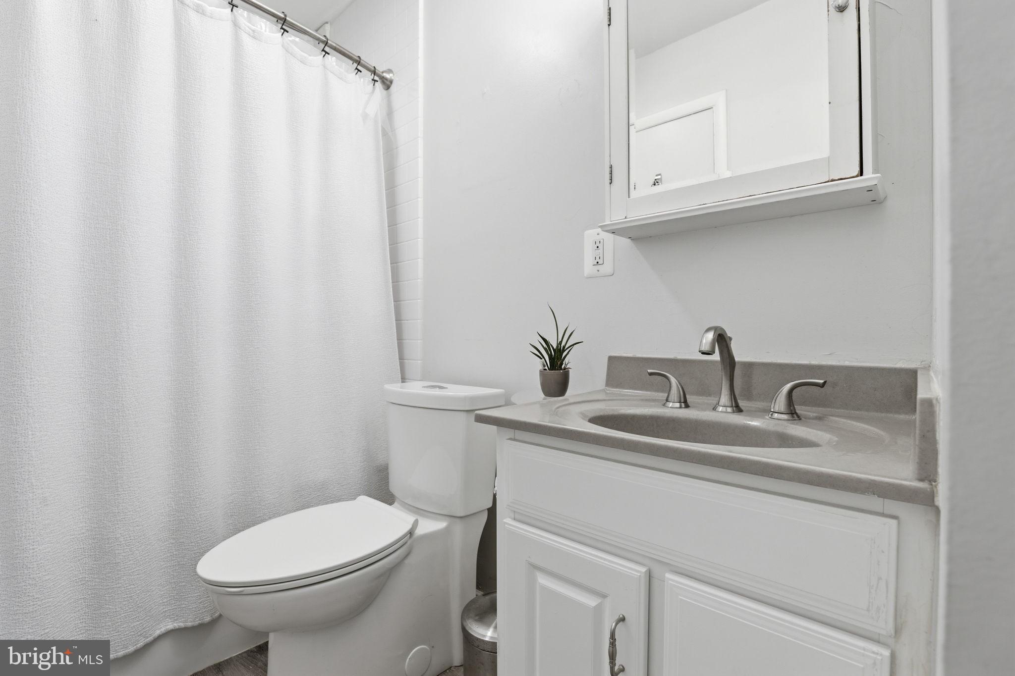 FAIRFAX VILLA - Residential