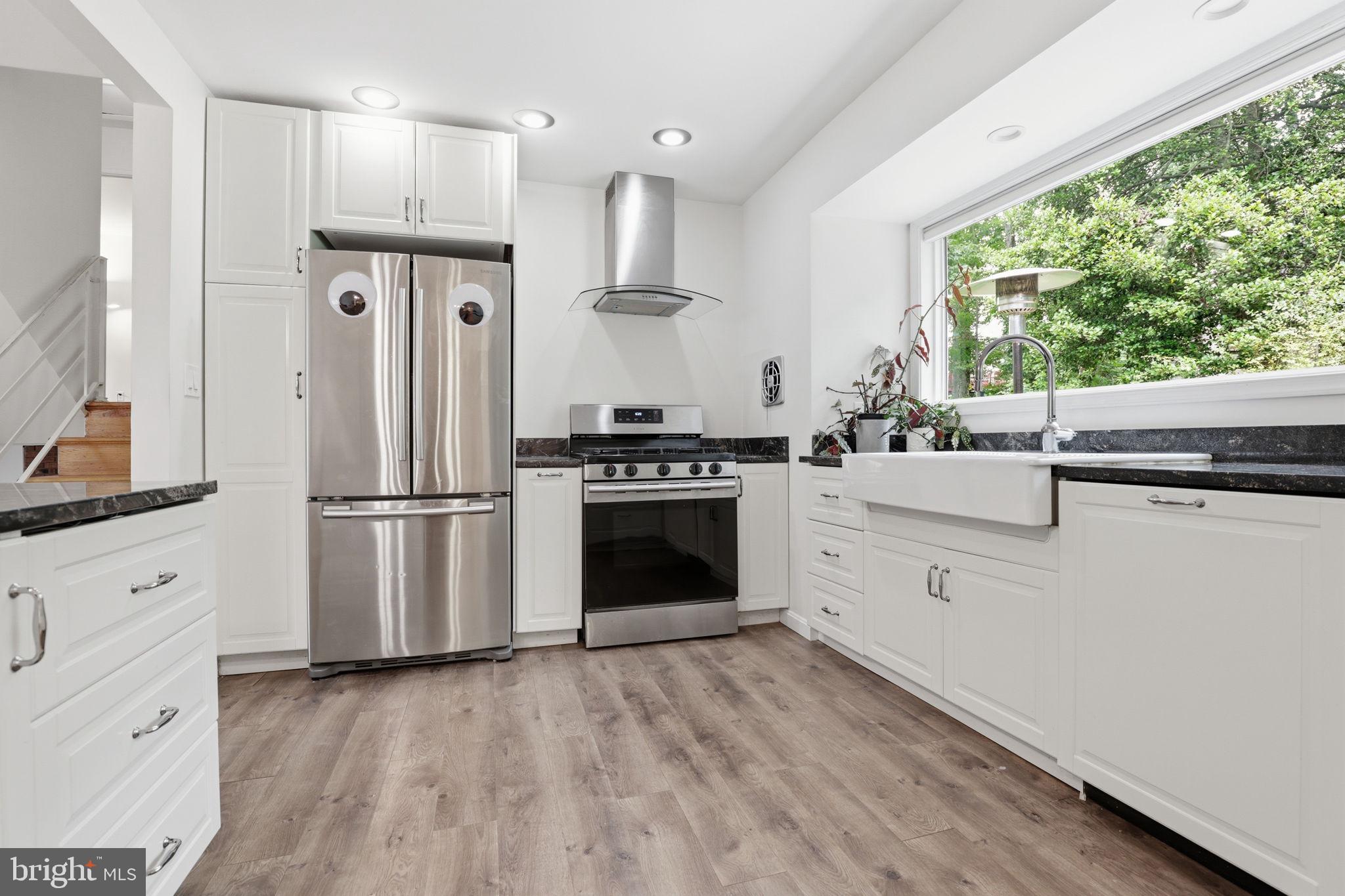 FAIRFAX VILLA - Residential
