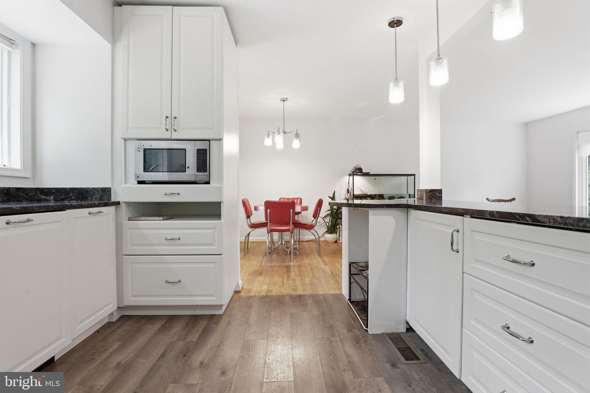 FAIRFAX VILLA - Residential