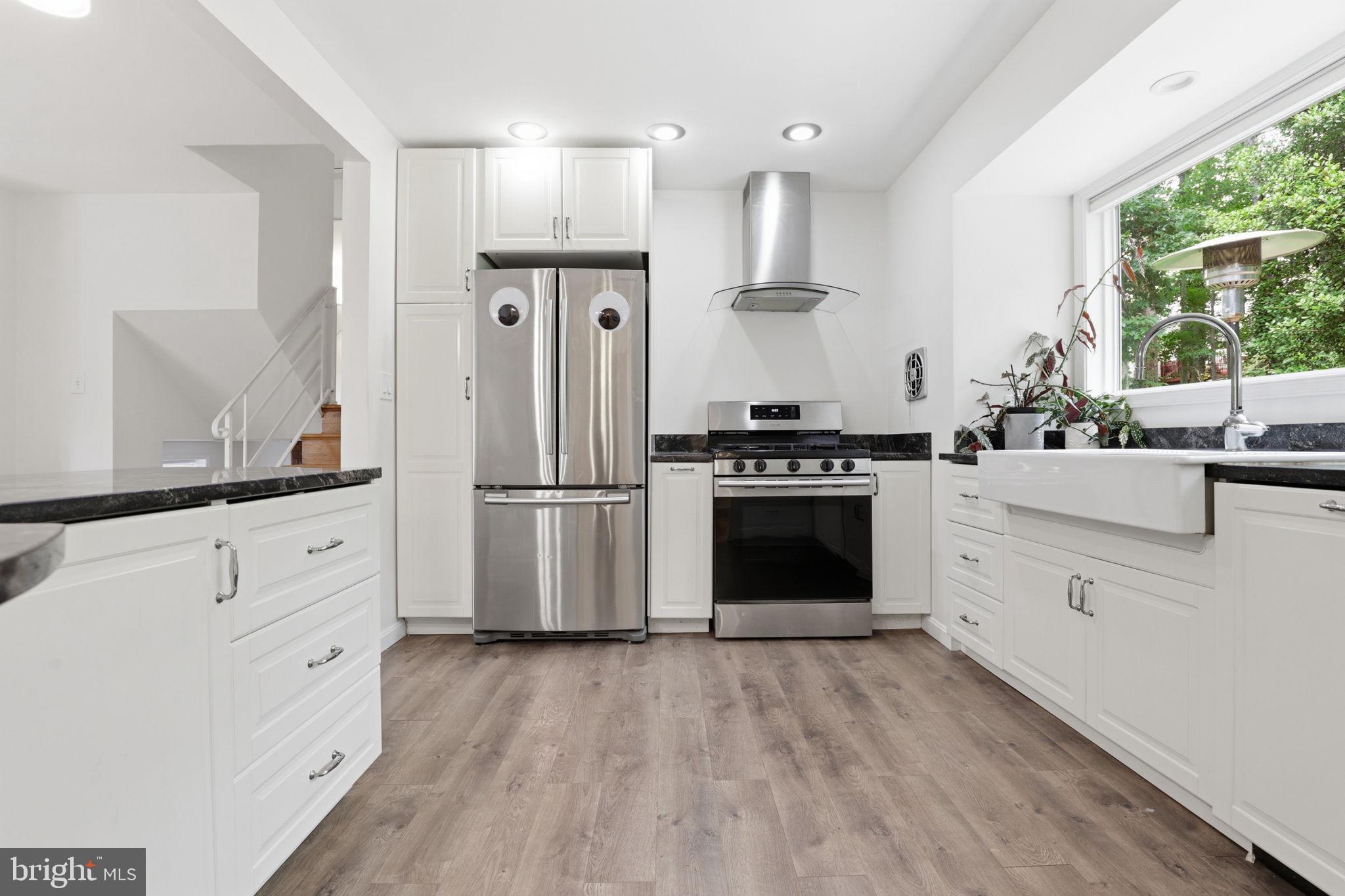 FAIRFAX VILLA - Residential
