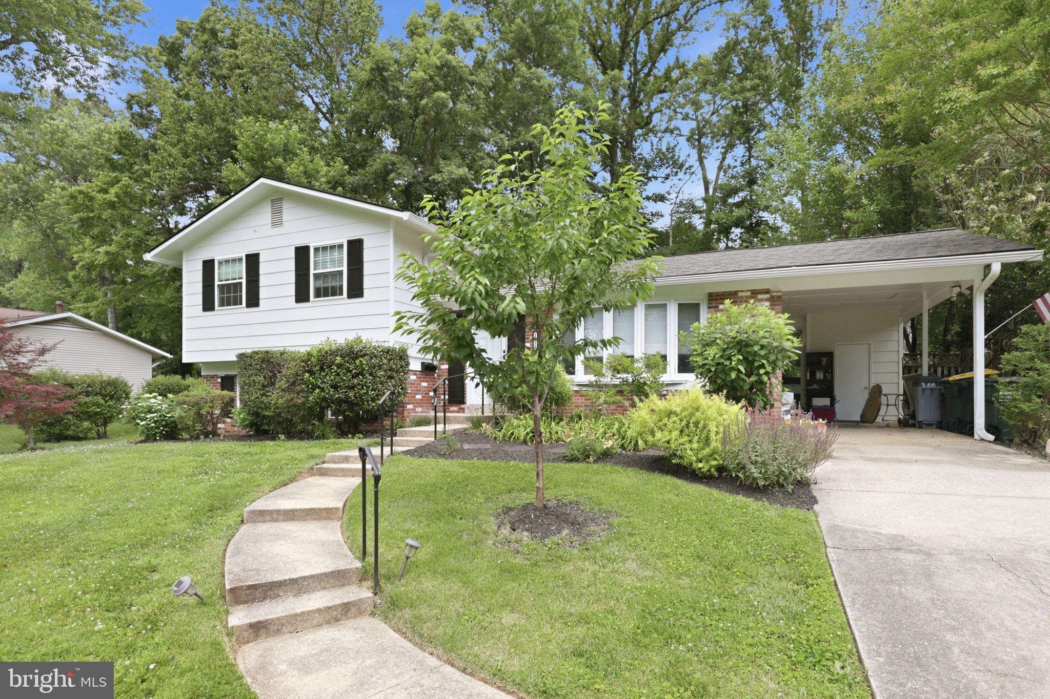 FAIRFAX VILLA - Residential