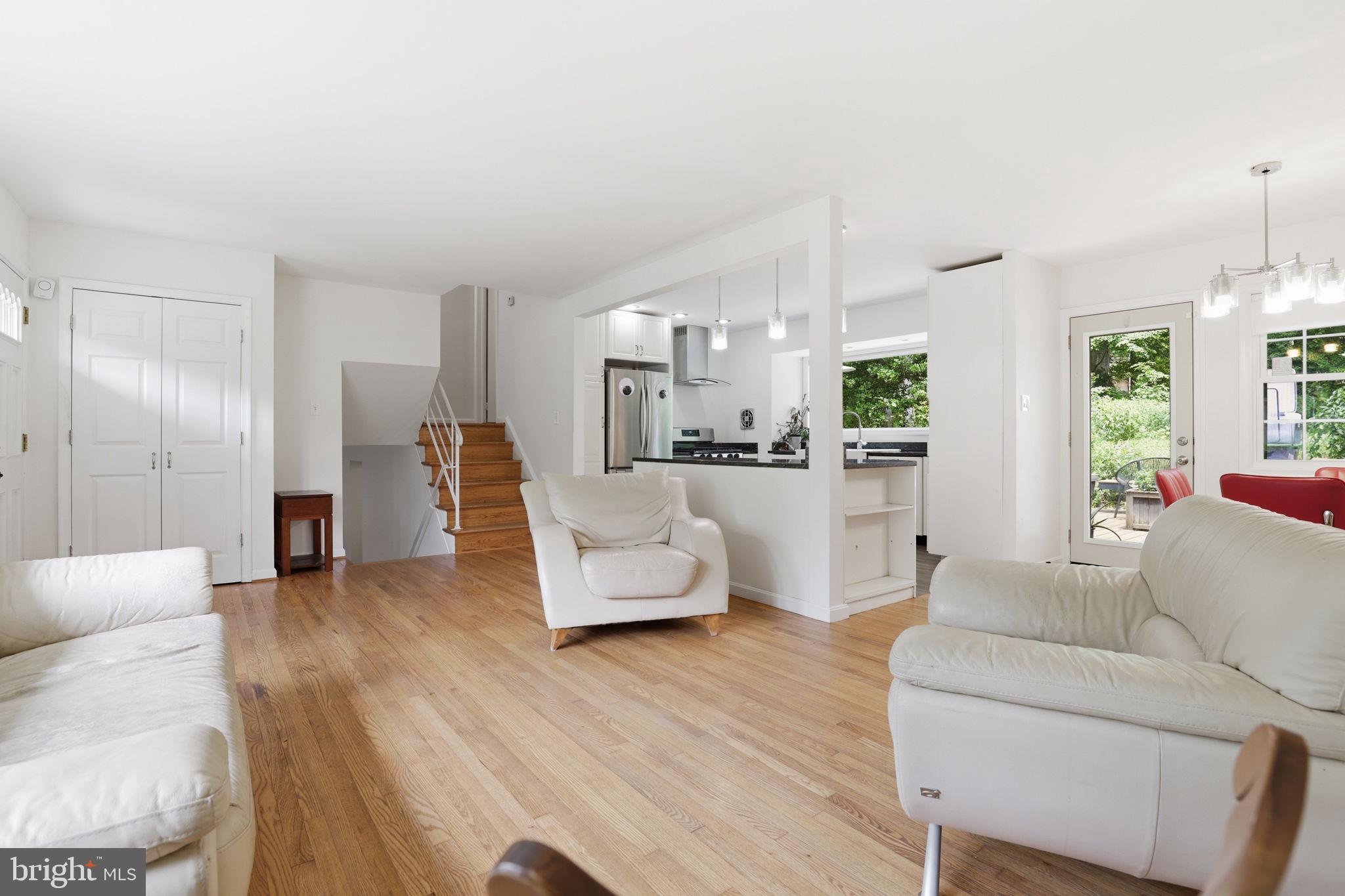 FAIRFAX VILLA - Residential